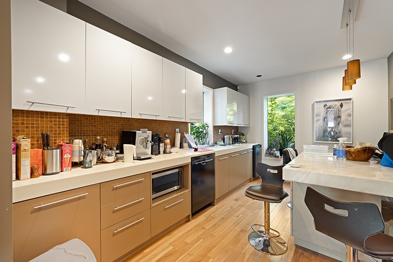 283 Macpherson interior kitchen