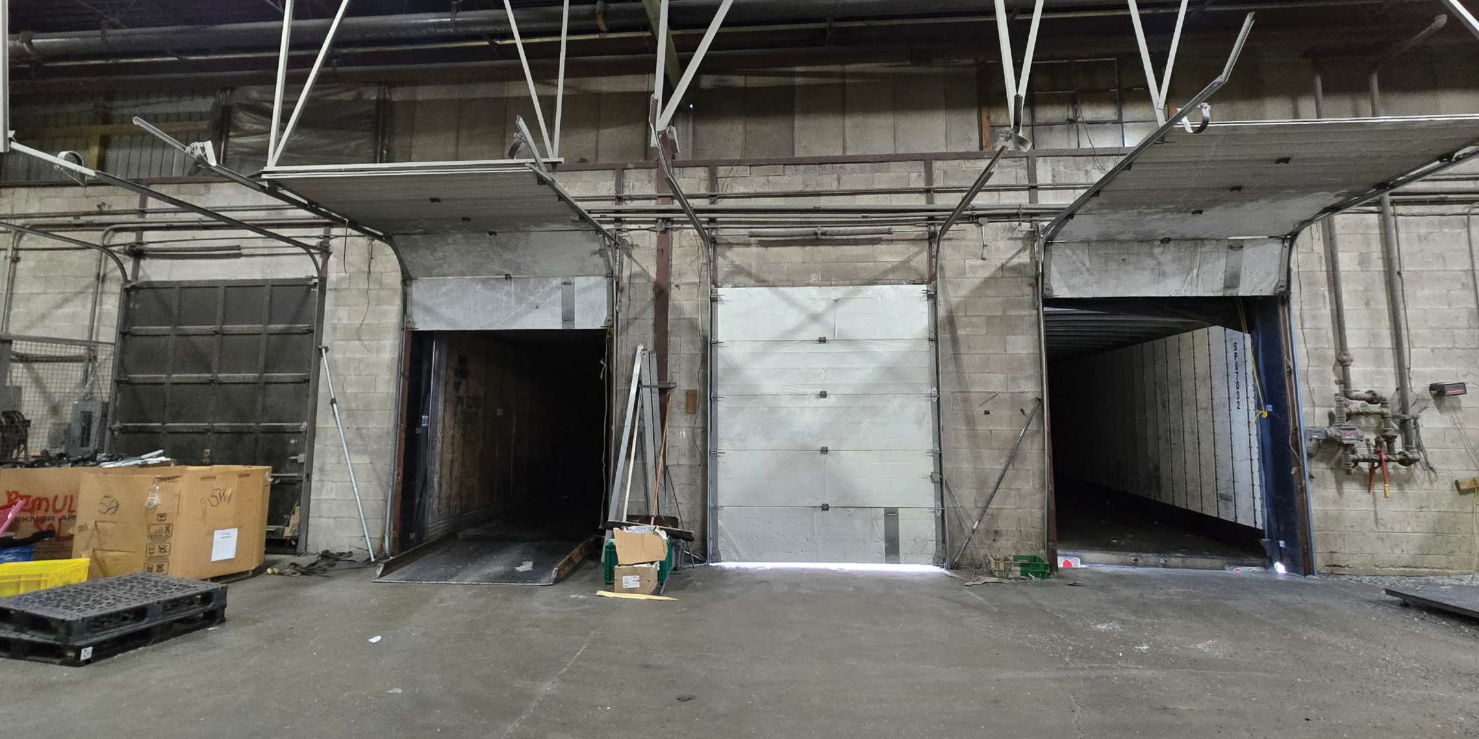 325 Flint Road inside truck level doors