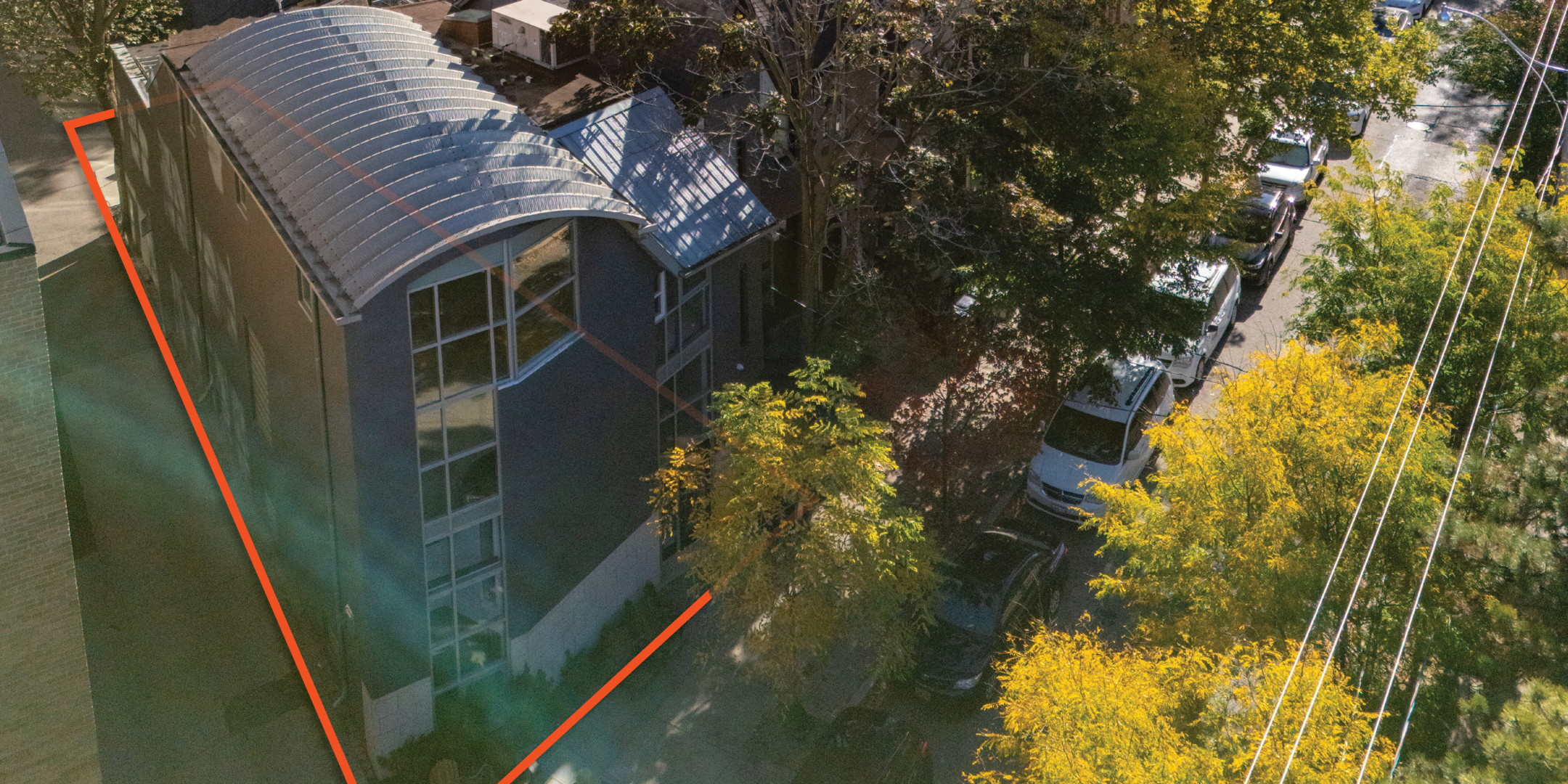 115 Walnut Ave aerial view of the building with orange outlined