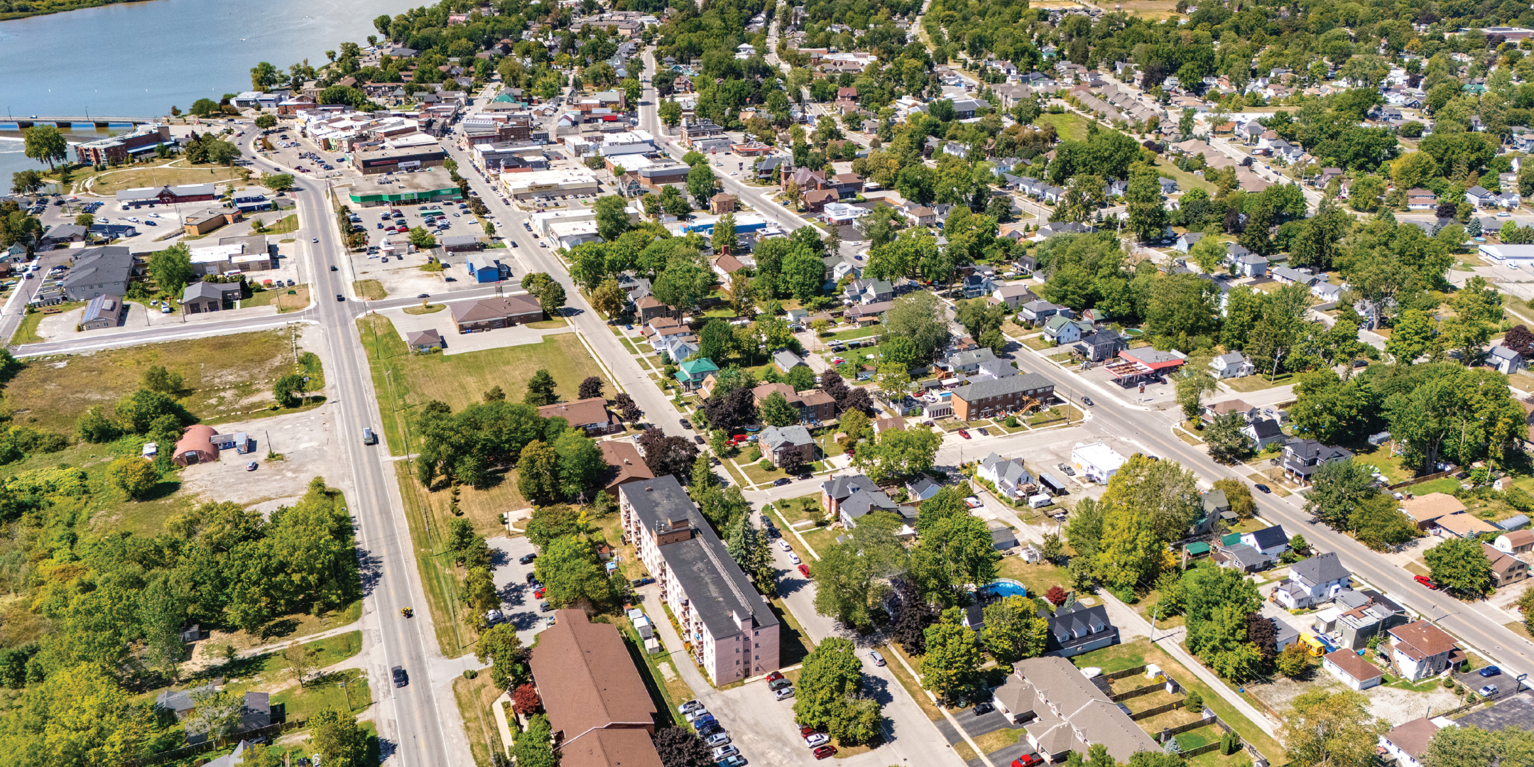 500 Queen aerial of building showing streets nearby and parking lot