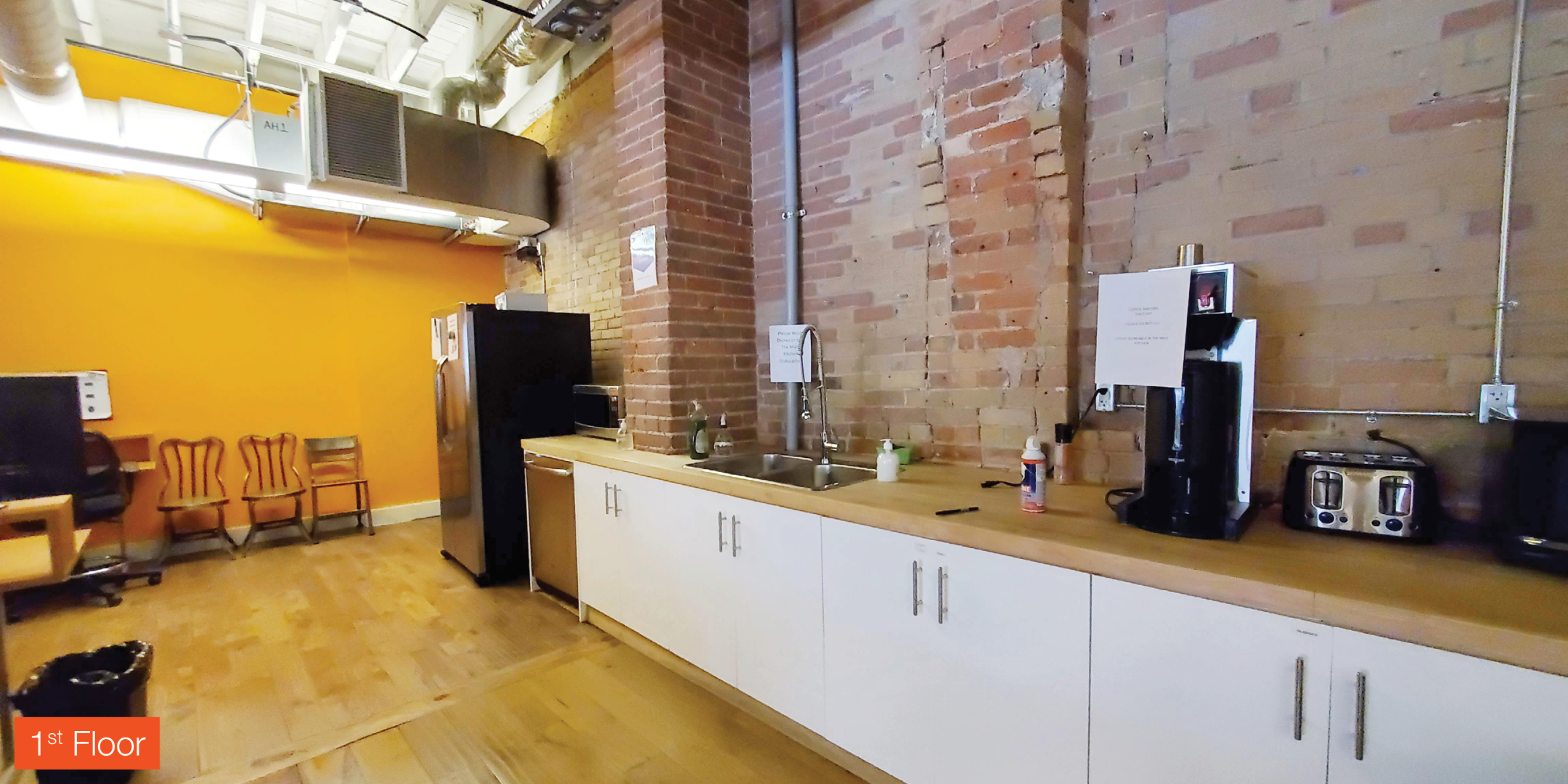 595 Adelaide Street E first floor kitchen