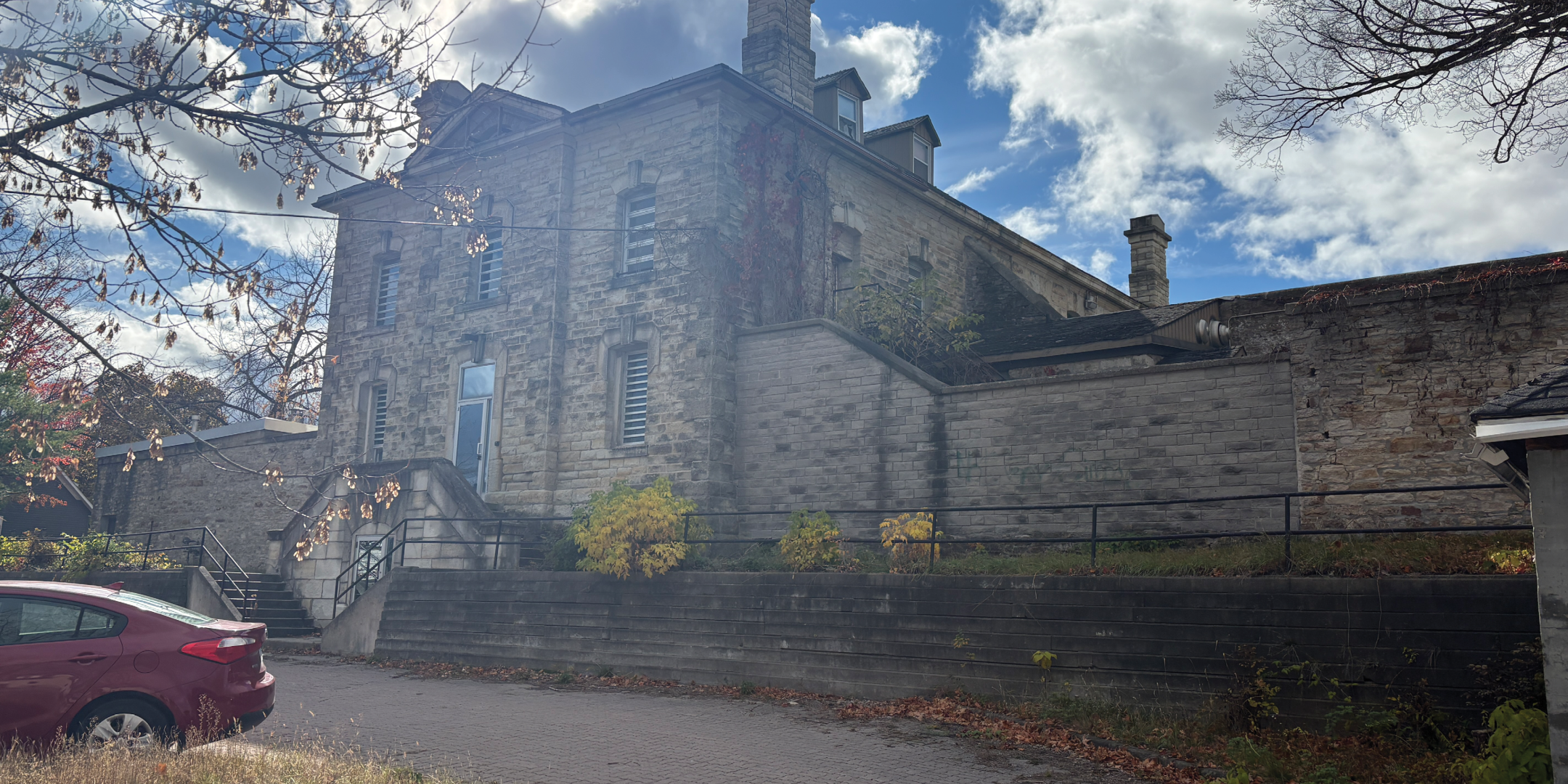 62 Beckwith Street E