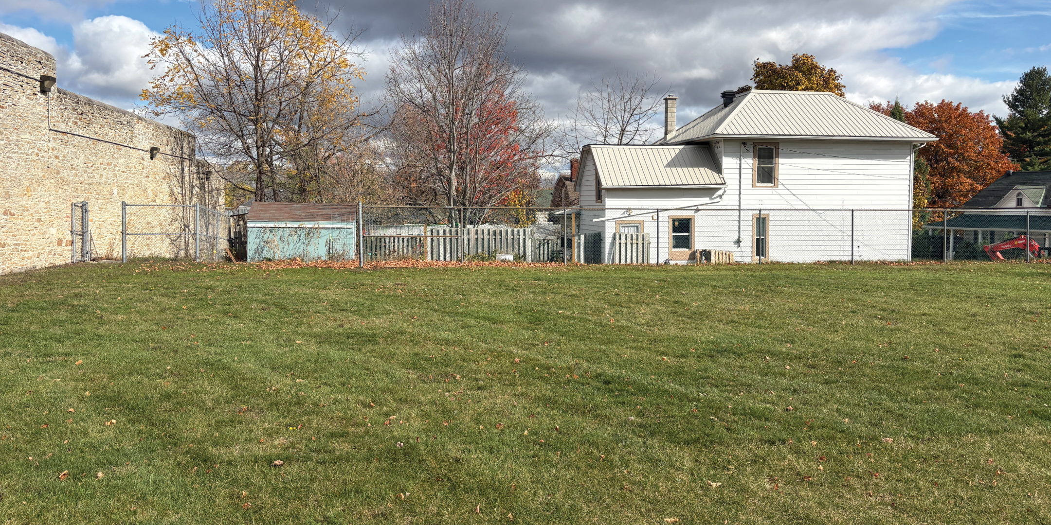 Outside yard at 62 Beckwith Street E
