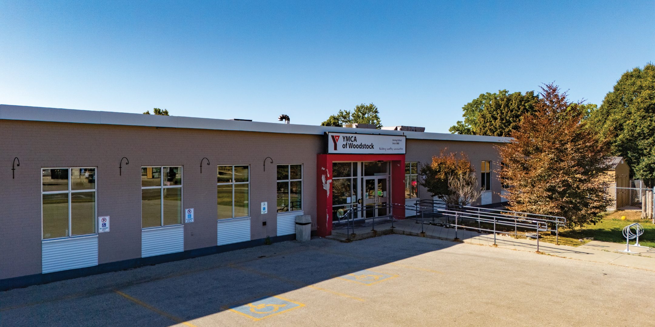Front entrance of building at 808 Dundas Street
