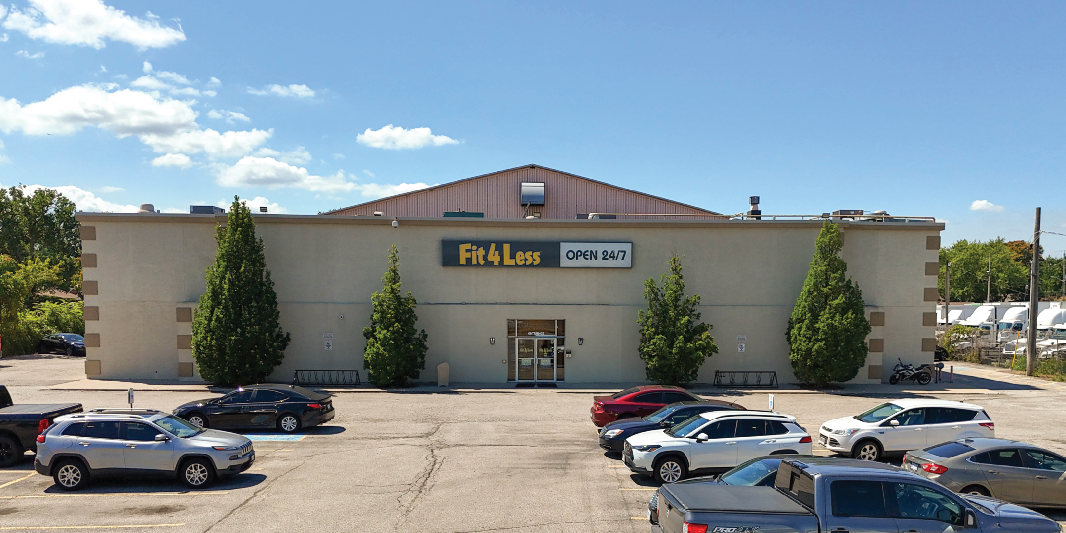 Front of building housing Fit4Less 