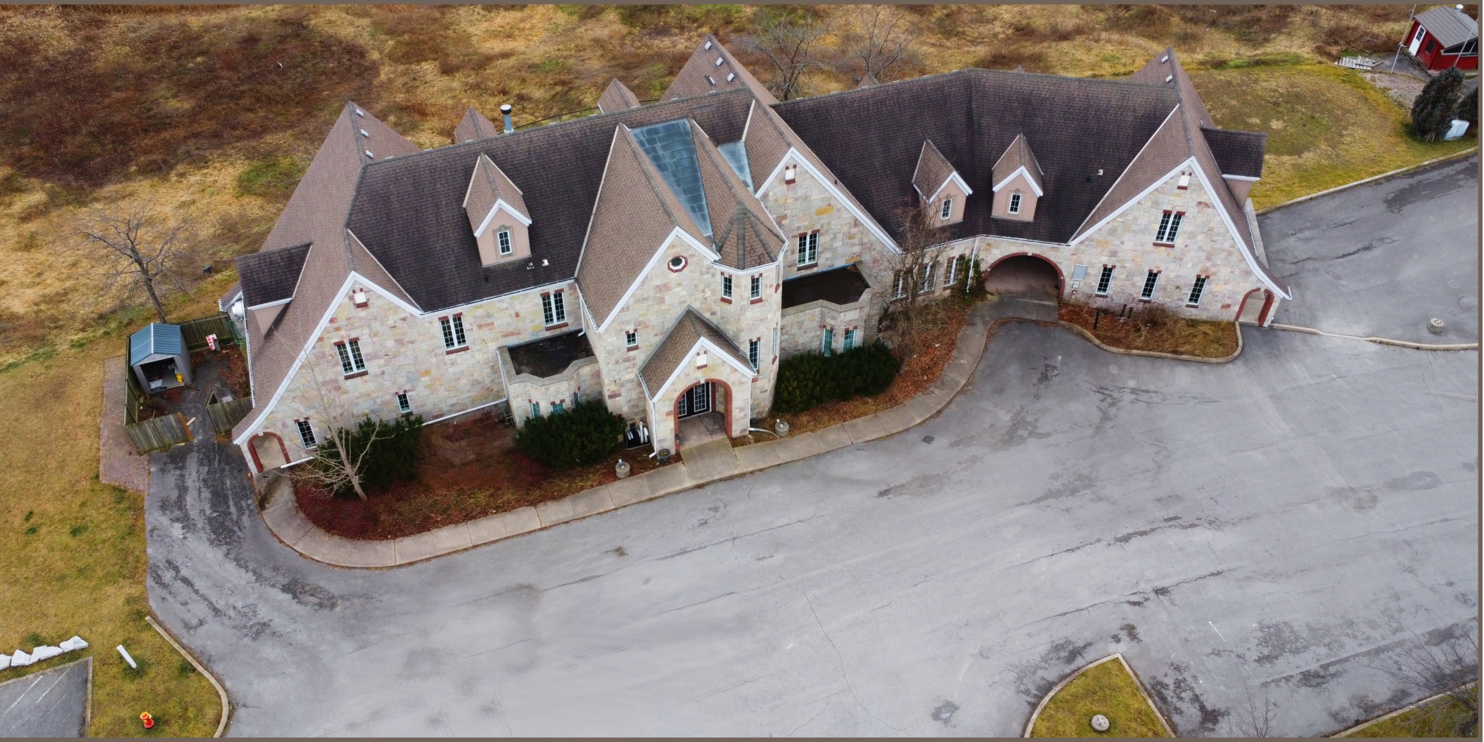 289 Daimler Parkway Centre Large House on Land