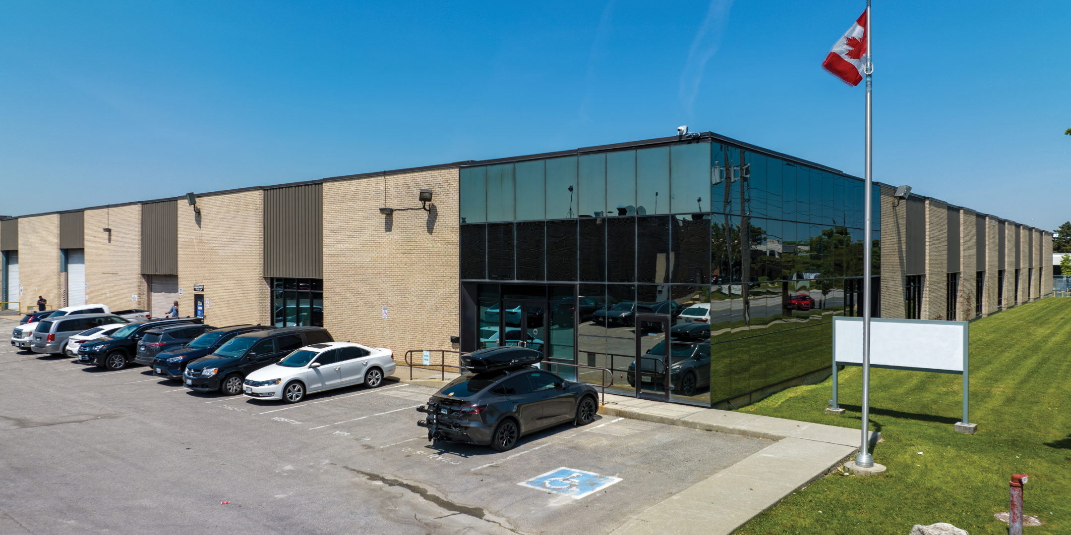 Exterior Building of 290 Humberline Drive