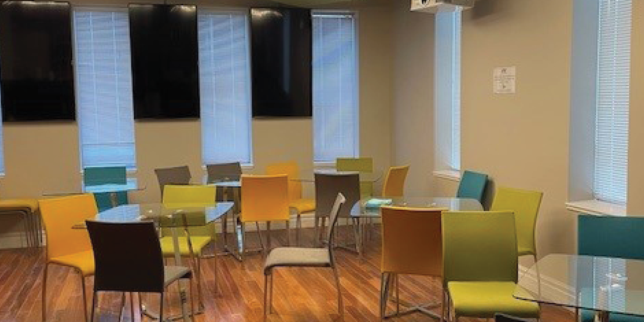 Seating area in kitchen at 420 McArthur Avenue