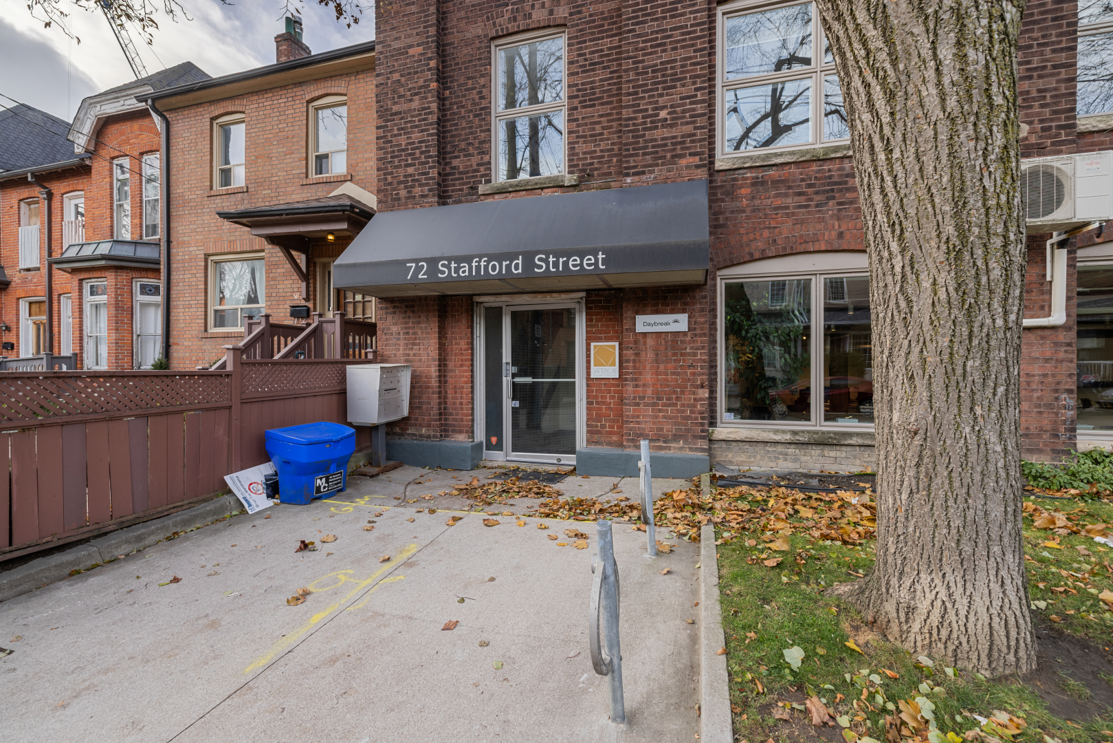 72 Stafford Street entrance door exterior view 