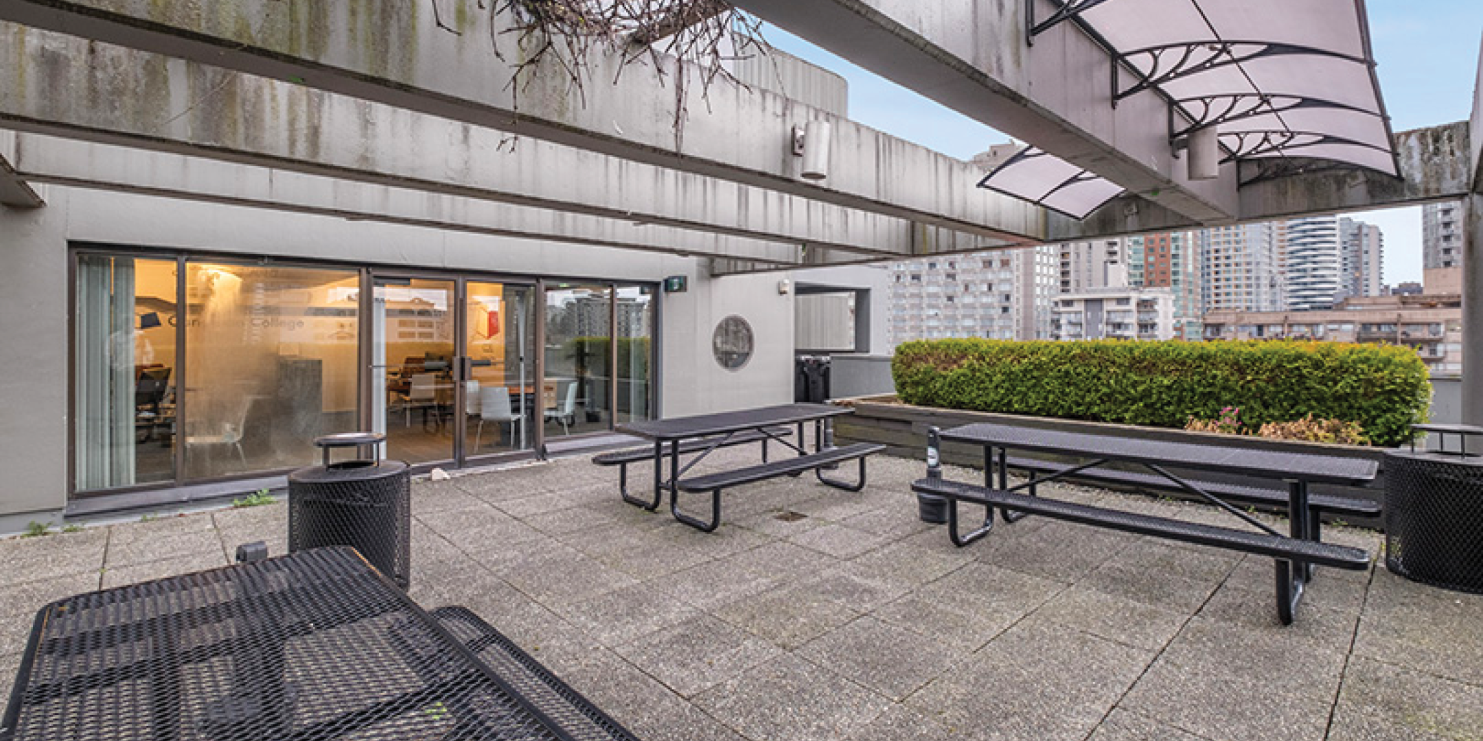 Roof top patio with seating