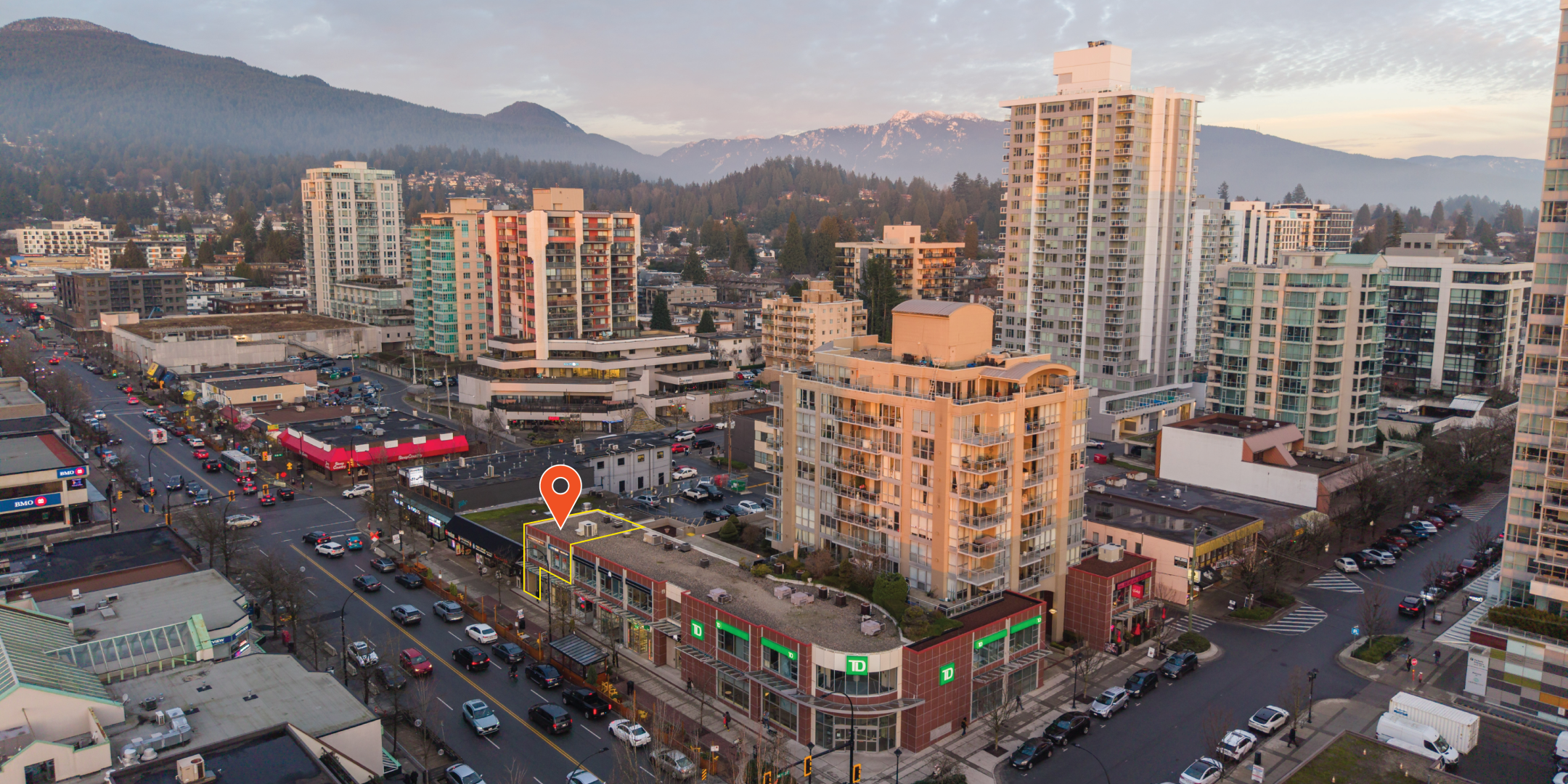 Aerial view of 1434 Lonsdale Avenue