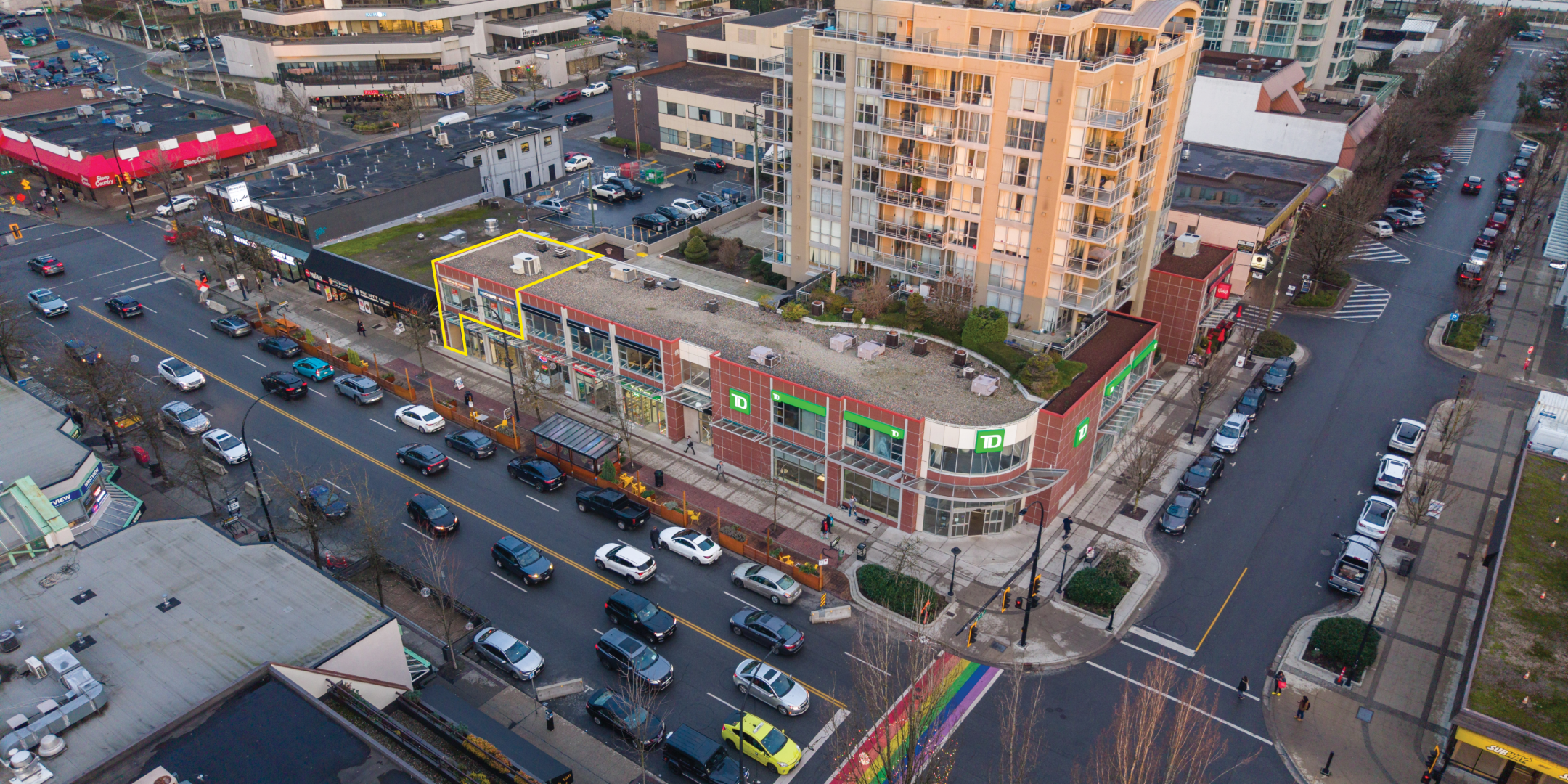 Aerial view of 1434 Lonsdale Avenue