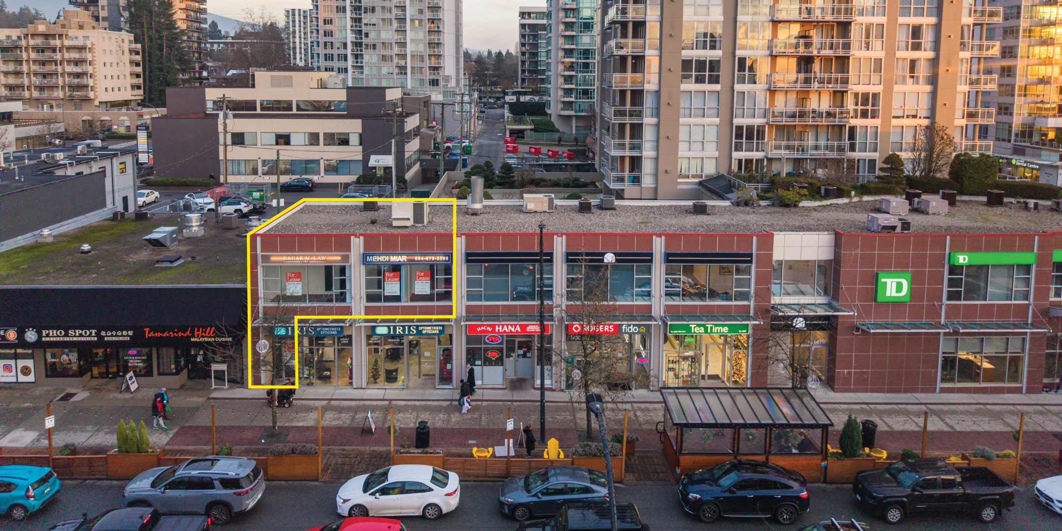 Aerial view of 1434 Lonsdale Avenue