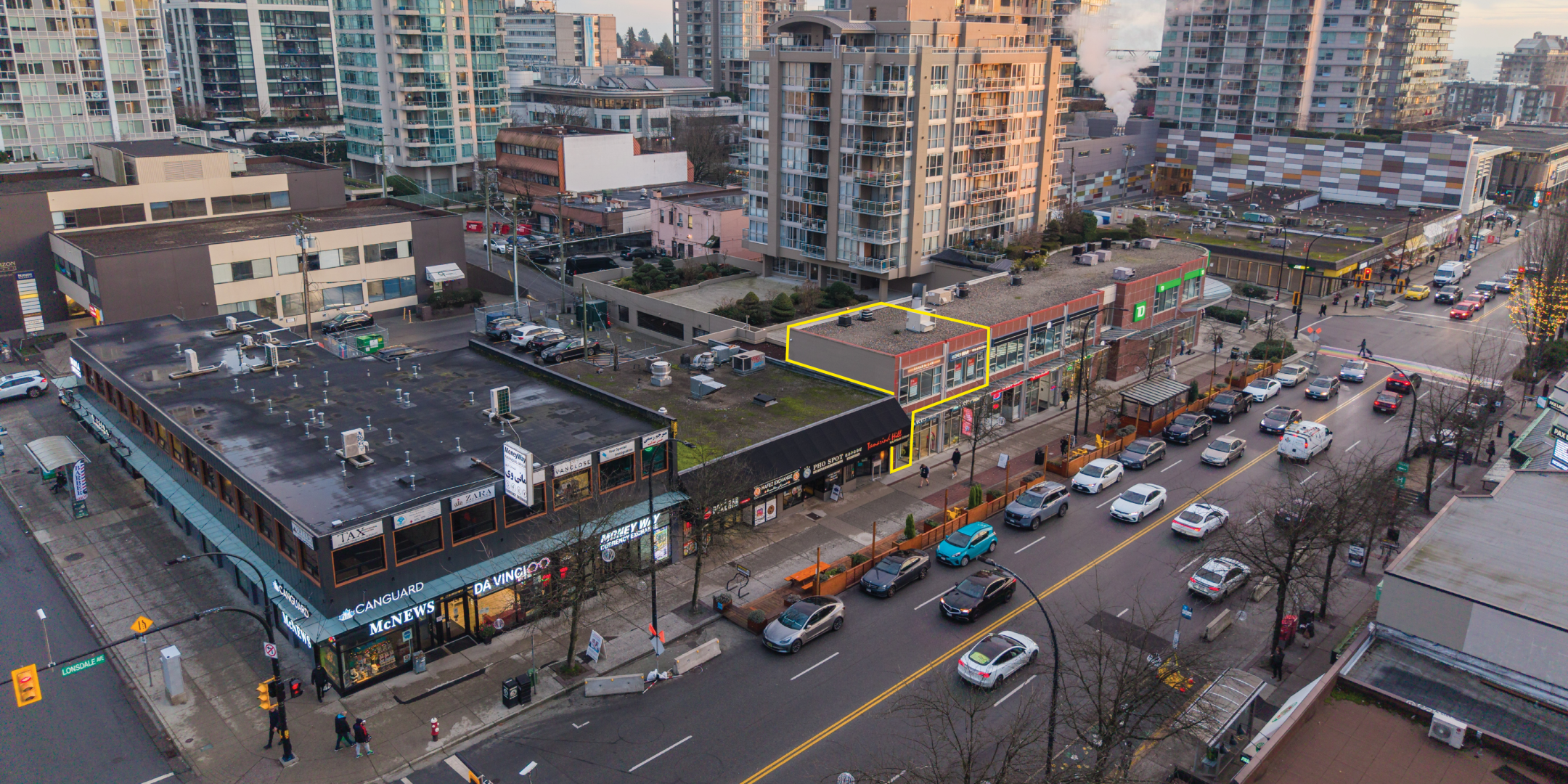 Aerial view of 1434 Lonsdale Avenue