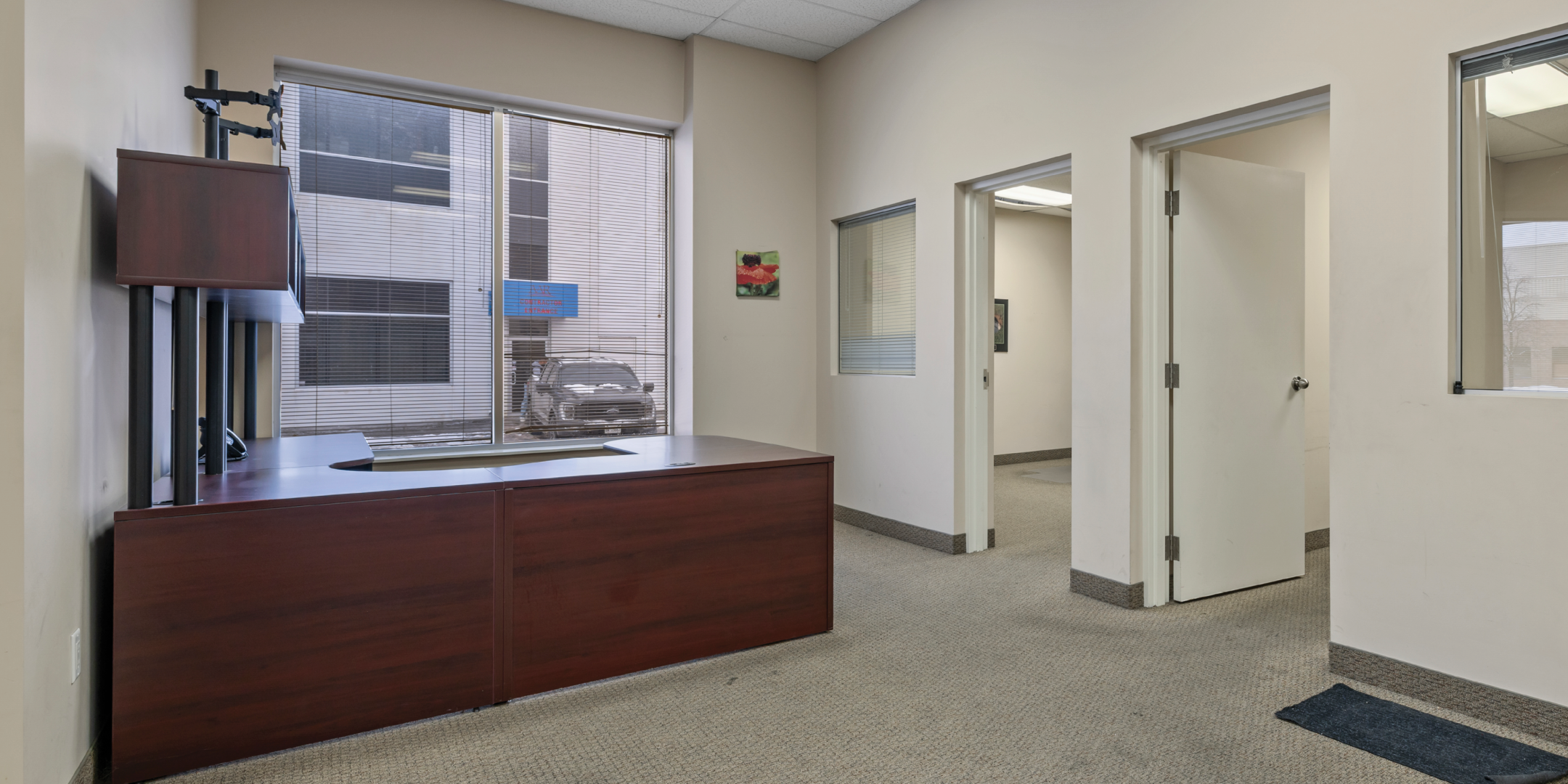 18 Hedgedale Road office area