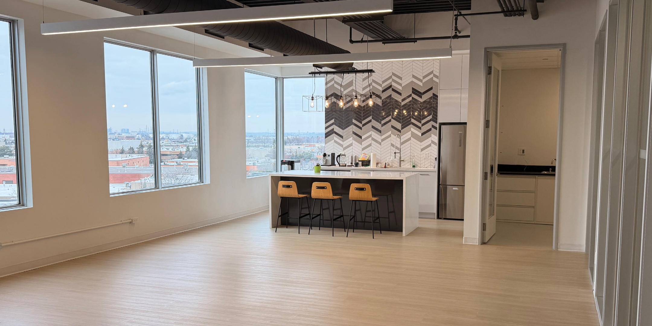 20 De Boers Interior Office