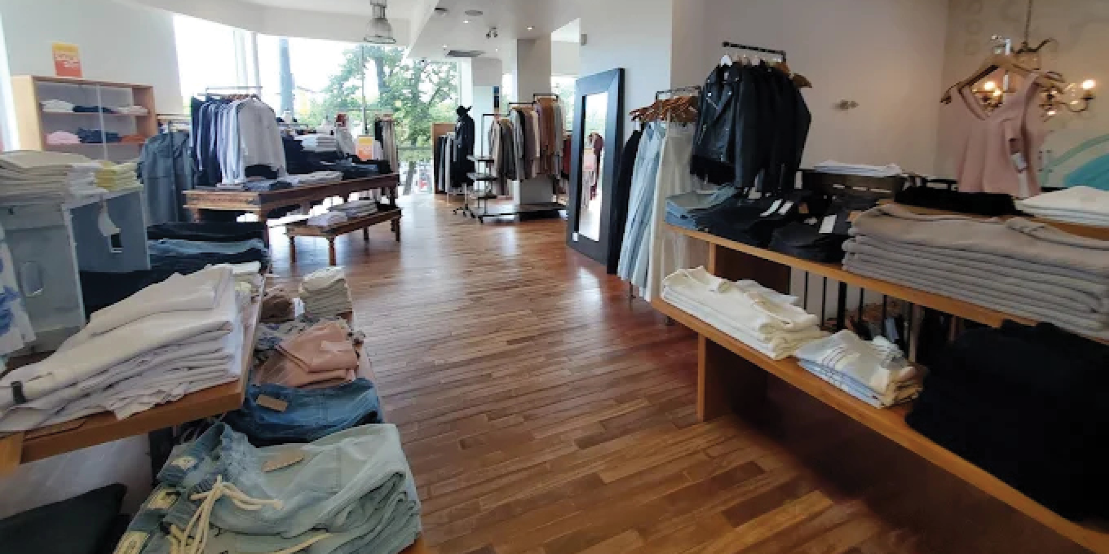 2803 West Broadway Interior view of retail area