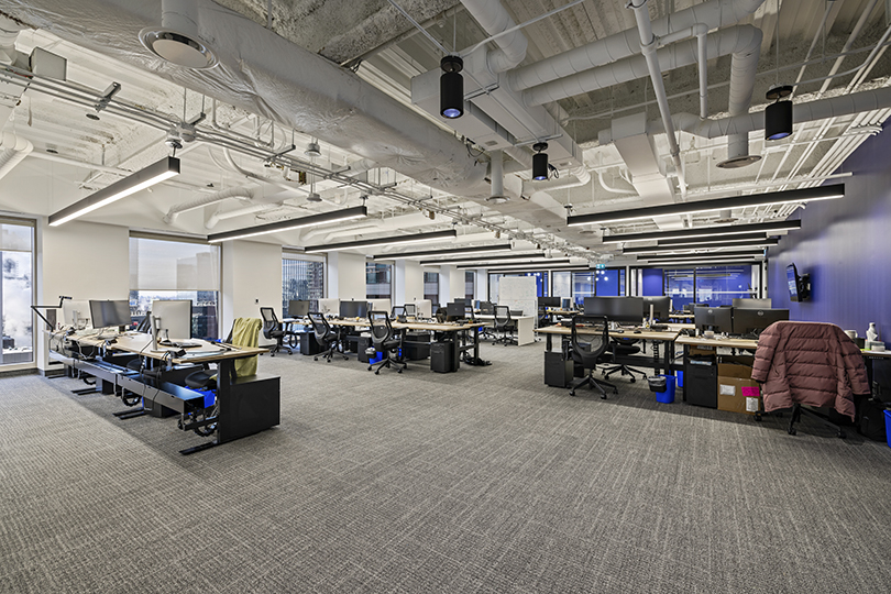 40 King St W interior view of open workstations with large windows