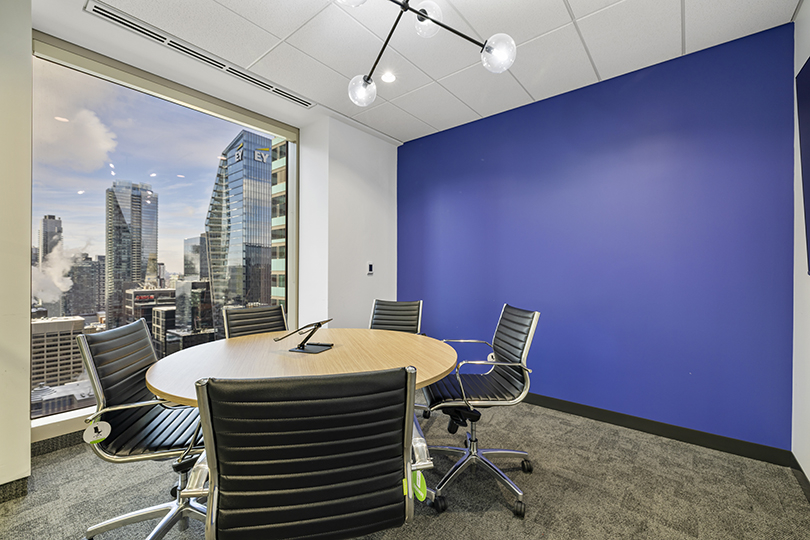 40 King St W interior view of conference room