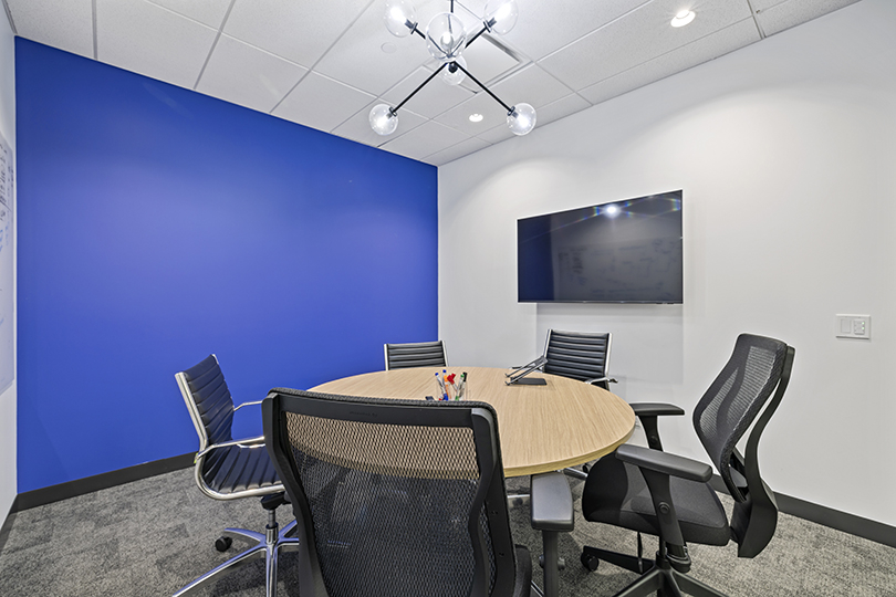 40 King St W interior view of conference room with blue wall