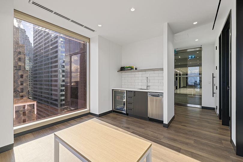 40 King St W interior view snack station