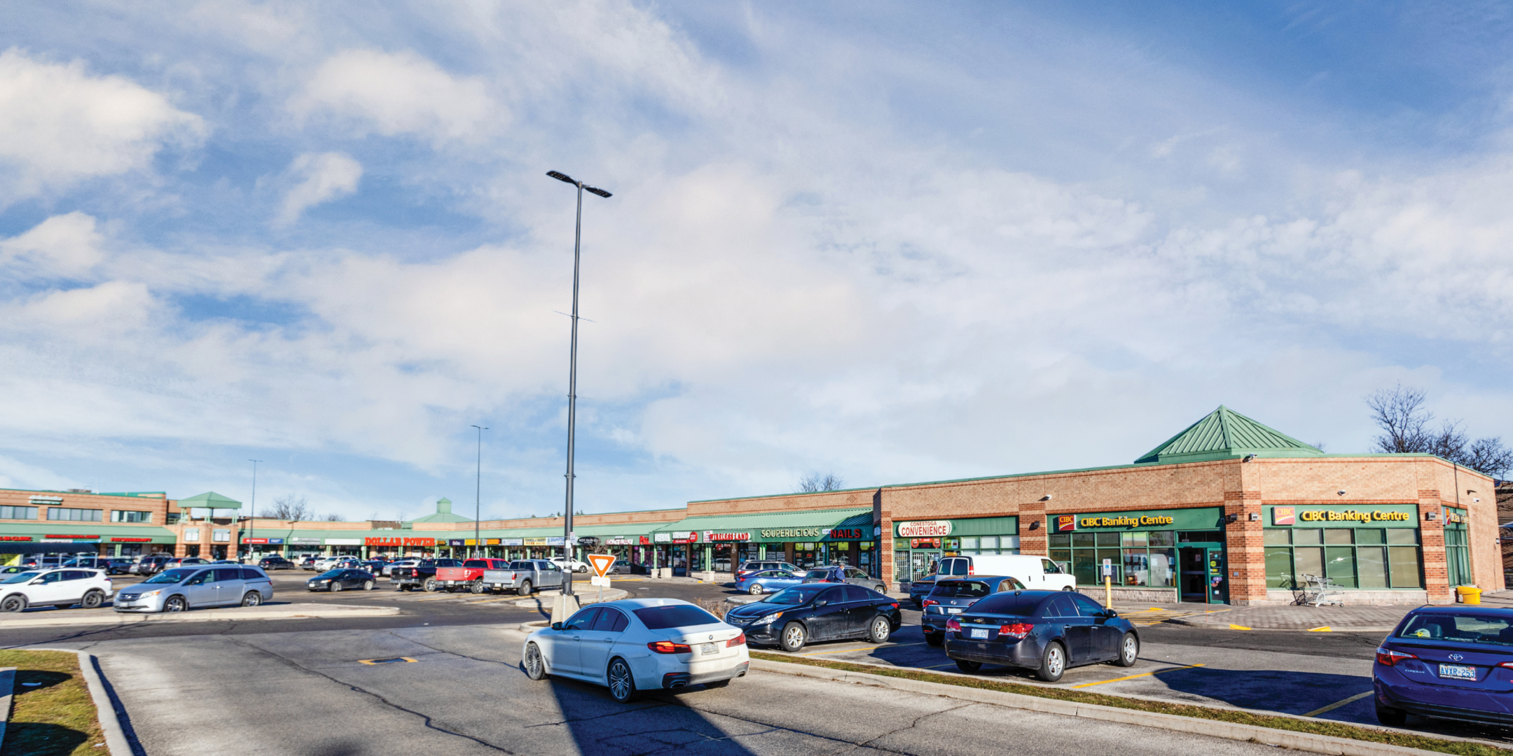 380 Bovaird Drive E Main Plaza