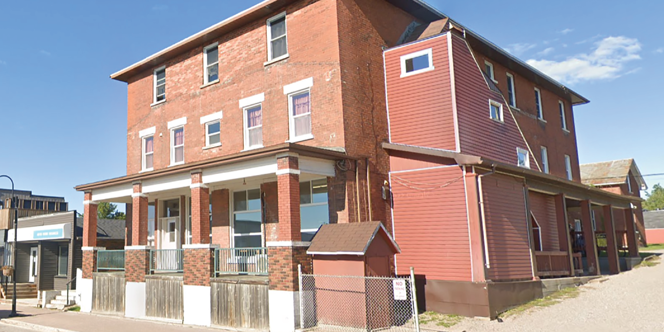 532 Main Street building exterior showing entrance