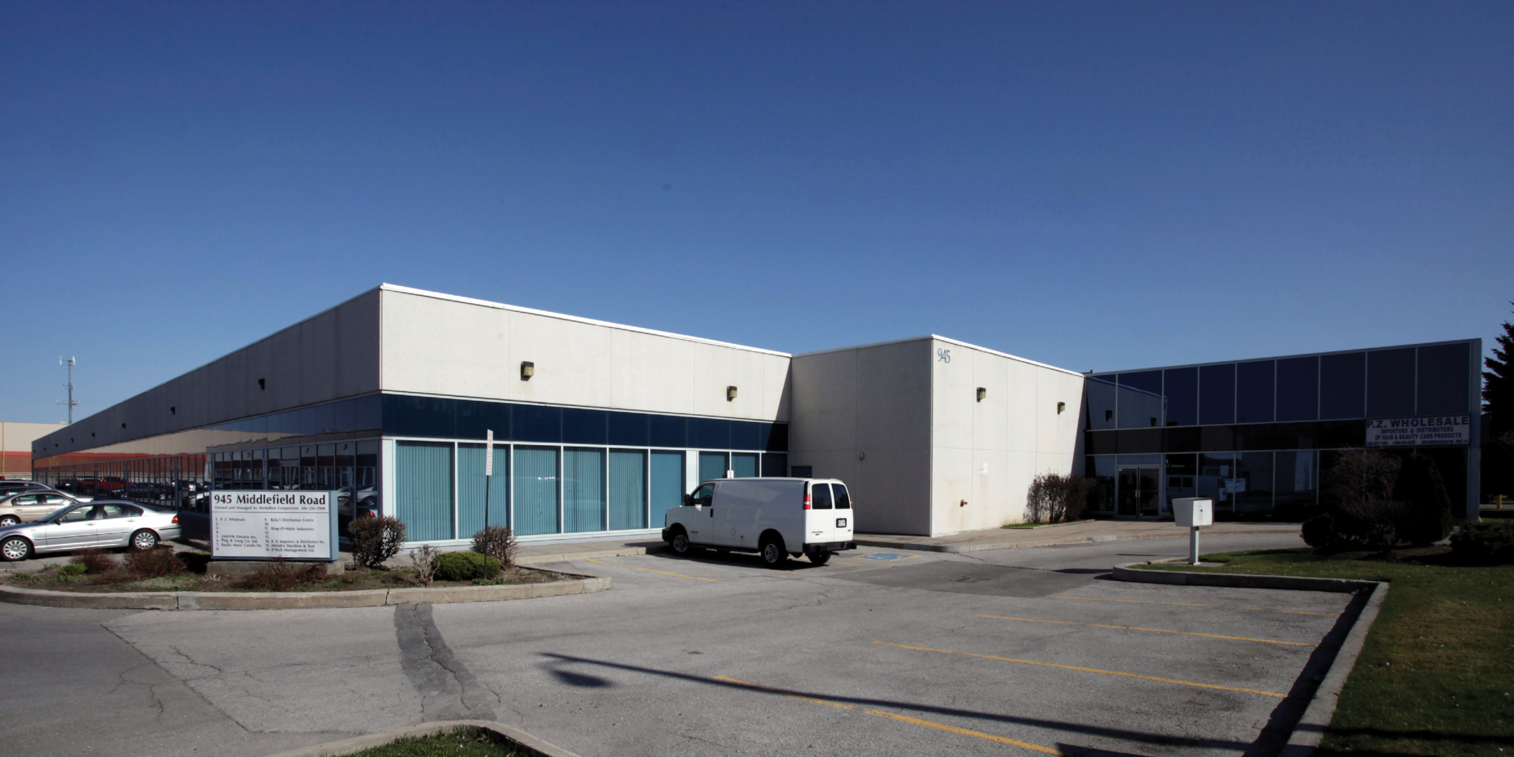 945 Middlefield Road Building Exterior