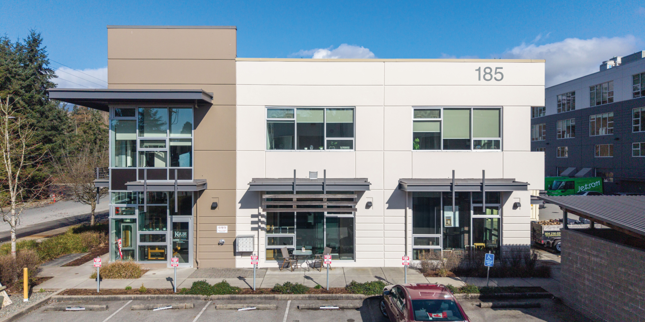 185 Forester Street exterior main entrance and parking
