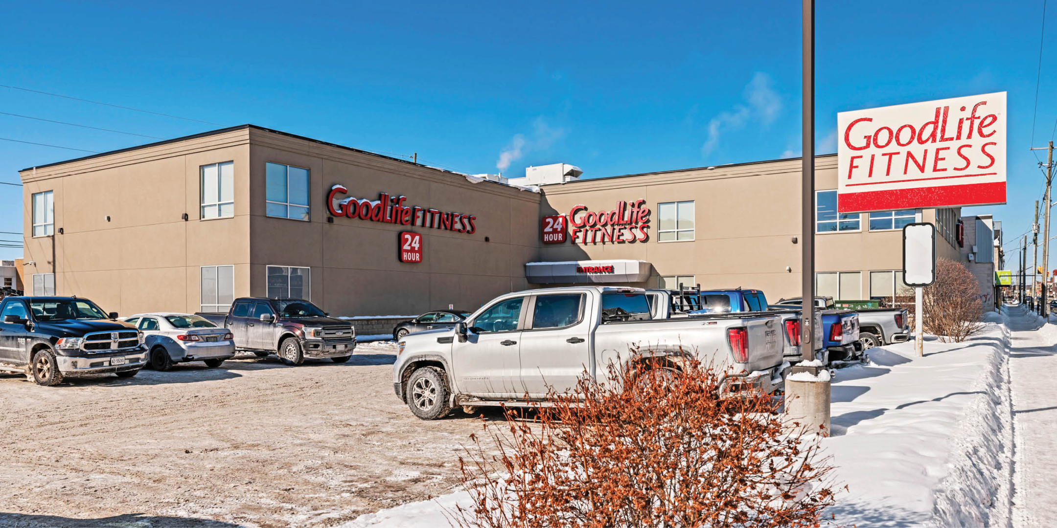 Main Entrance and parking lot of GoodLife Fitness