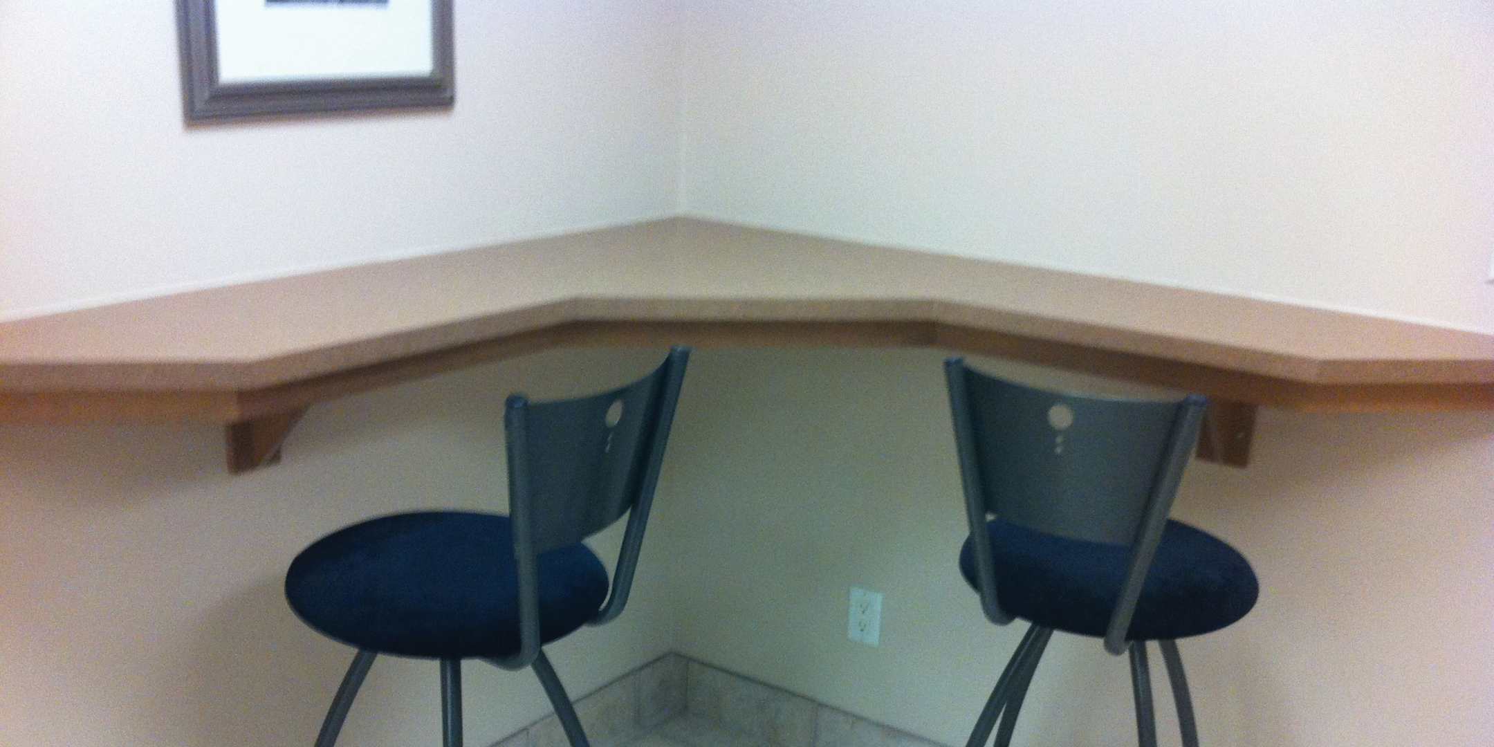 53 Woodstream Blvd Unit 7 kitchen with corner table and 2 chairs