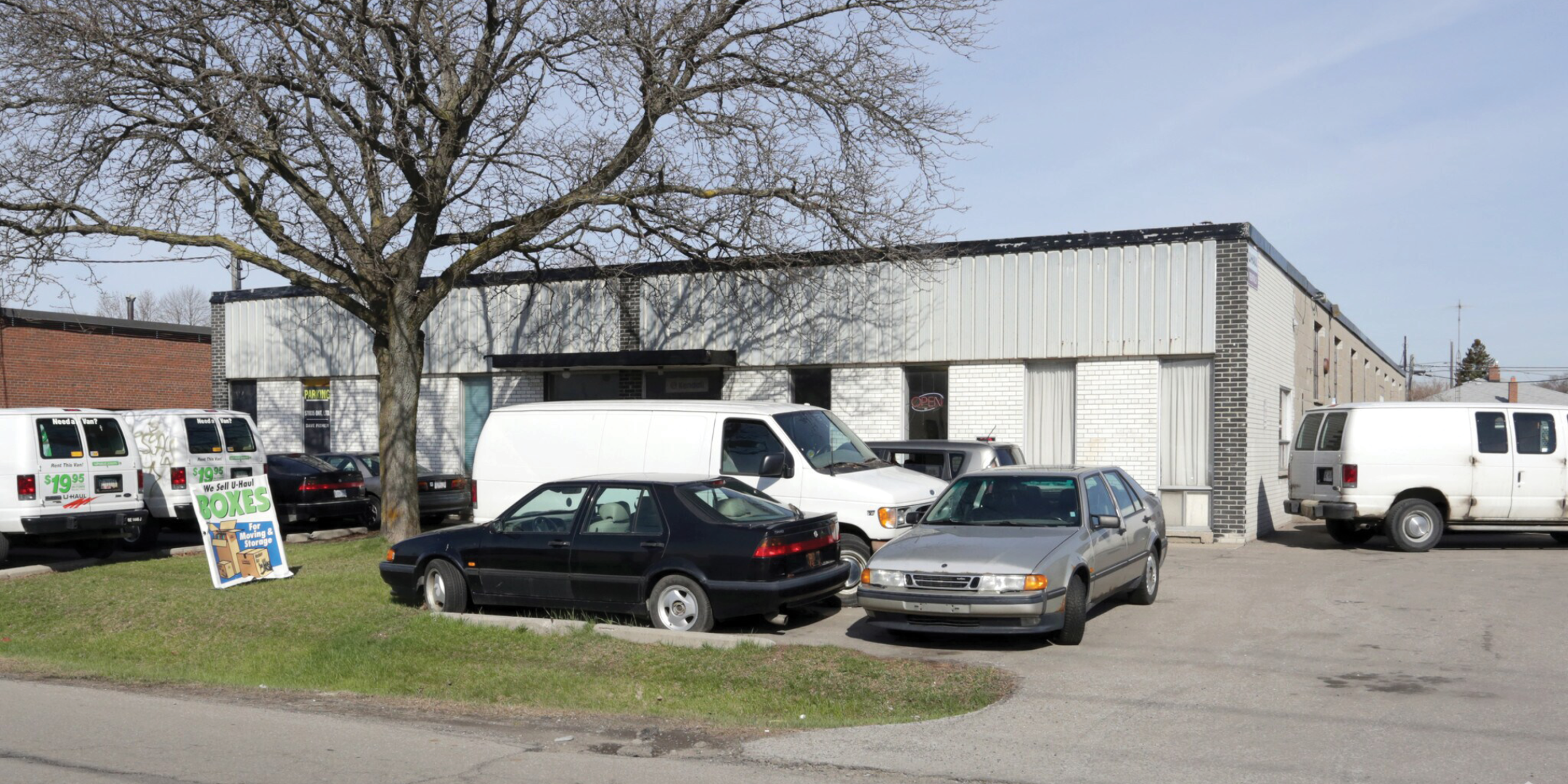 1723, 1735-1749 Mattawa Avenue exterior showing main entrance and parking
