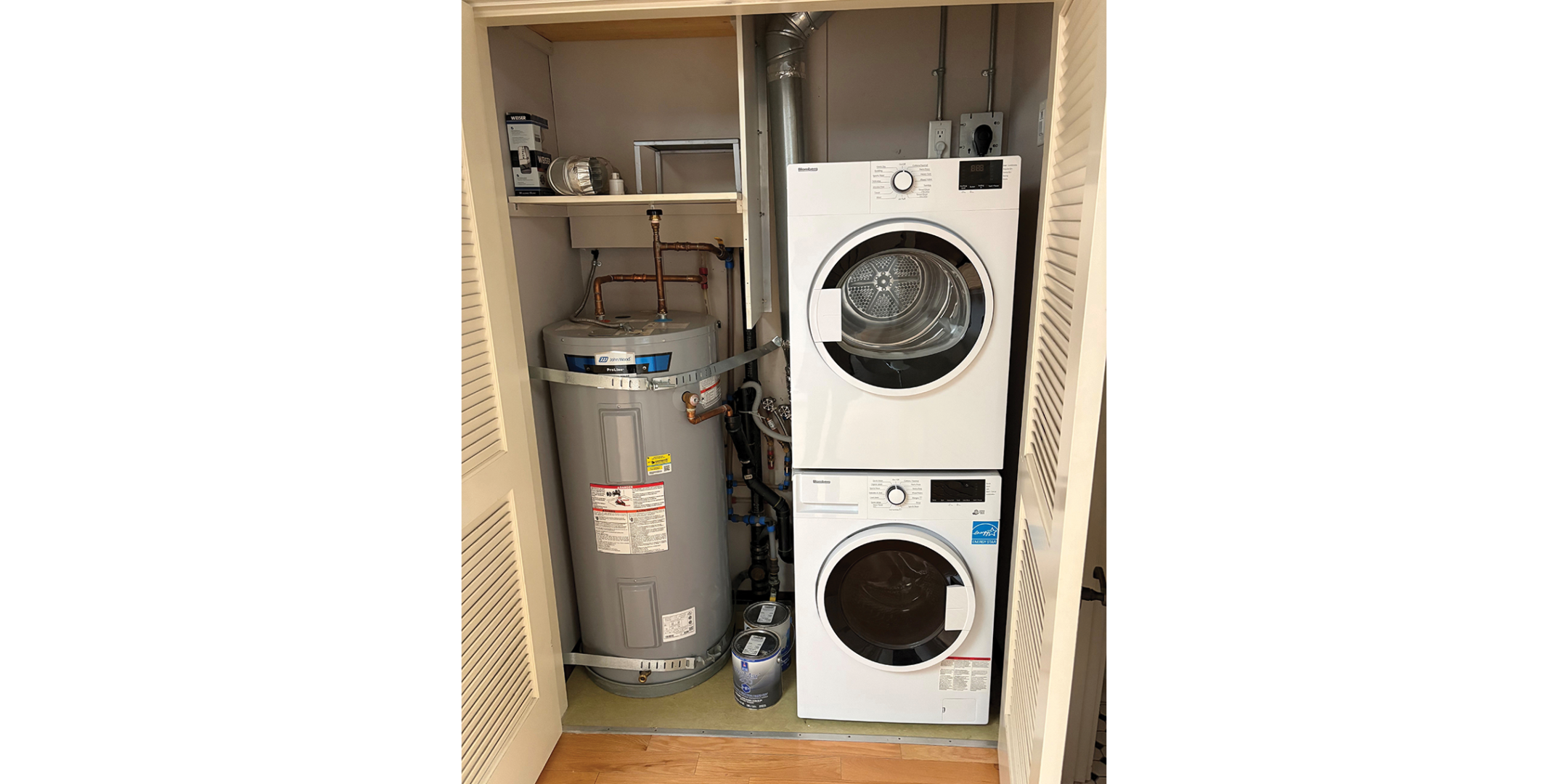 3589-3599 Commercial Street interior utility closet and laundry