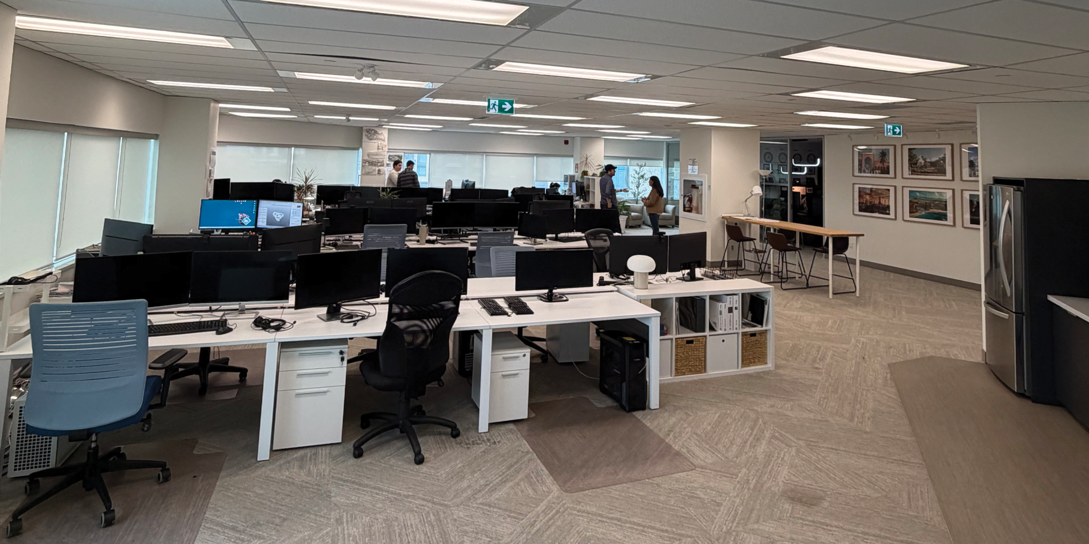 5353 Dundas Steet - Working Stations 