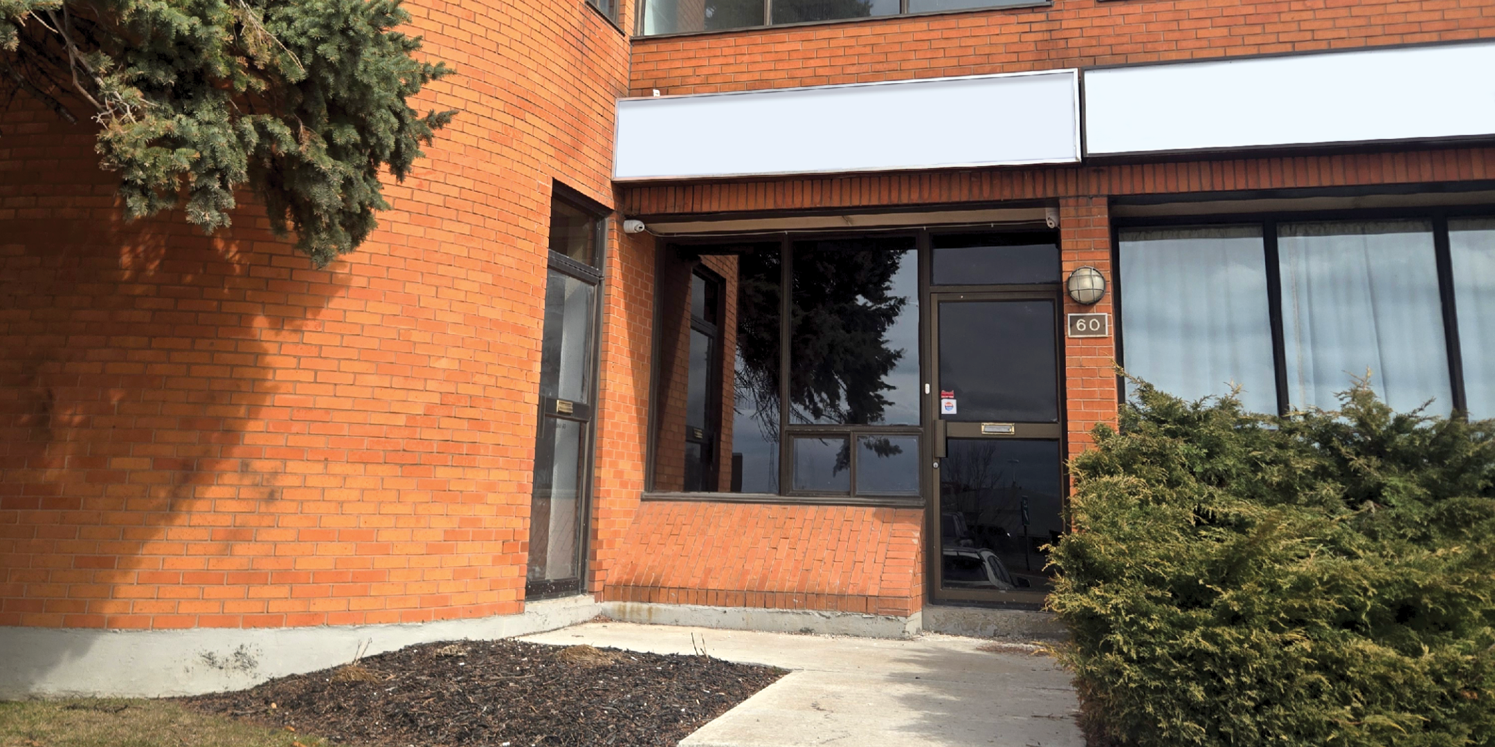 750 Oakdale Road front exterior showing unit number and front entrance