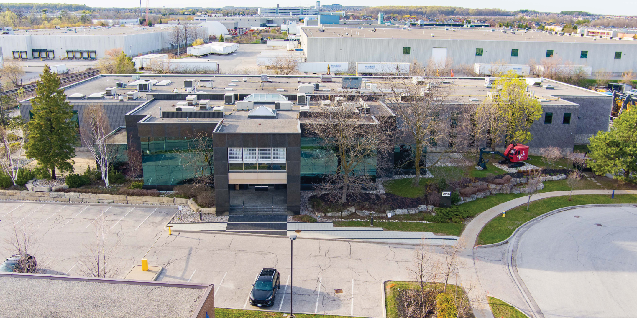 125 Villarboit Crescent Building