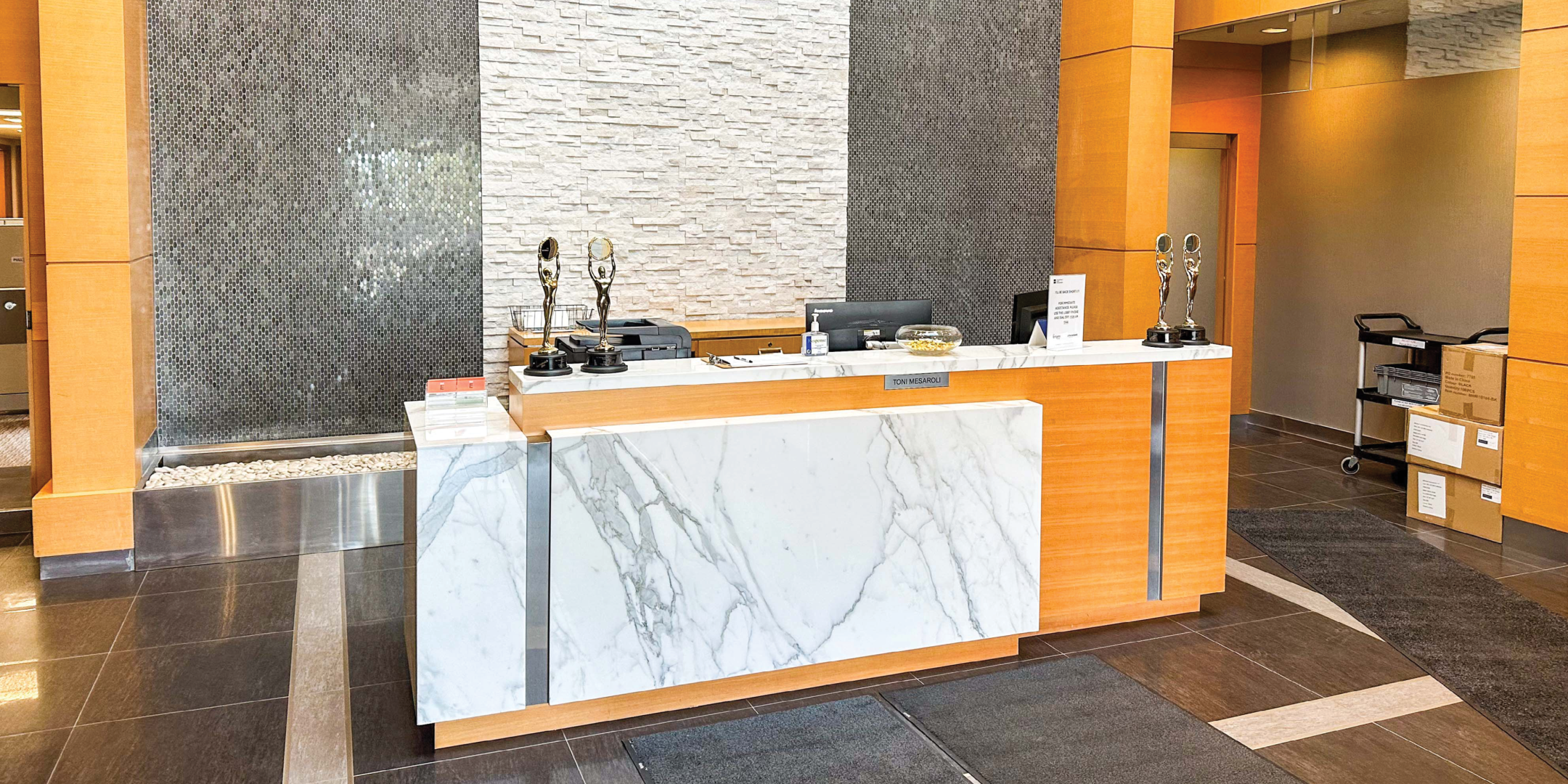 125 Villarboit Crescent Interior Lobby