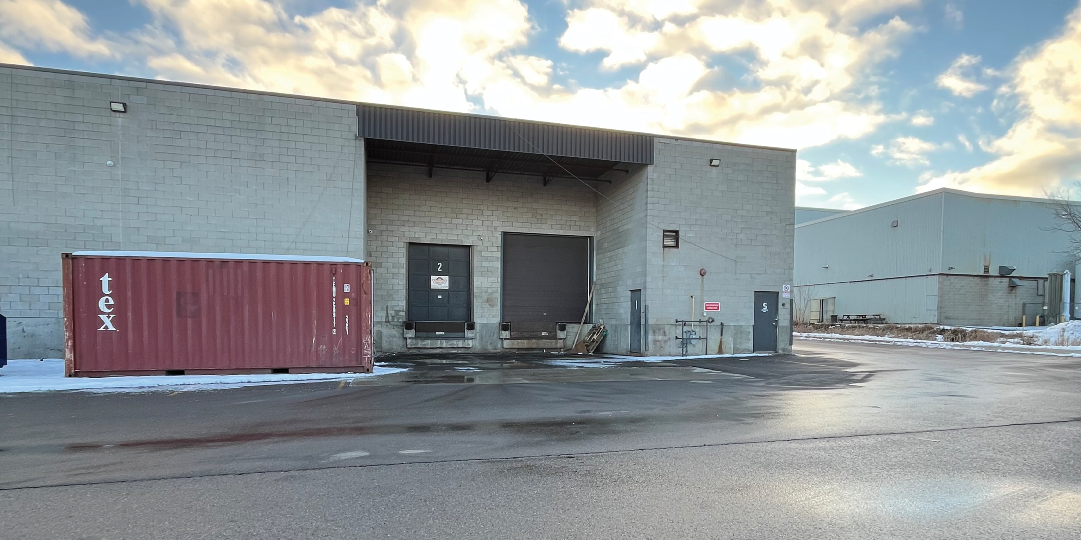 2084 Steeles Avenue E, Unit 1 Exterior Shipping