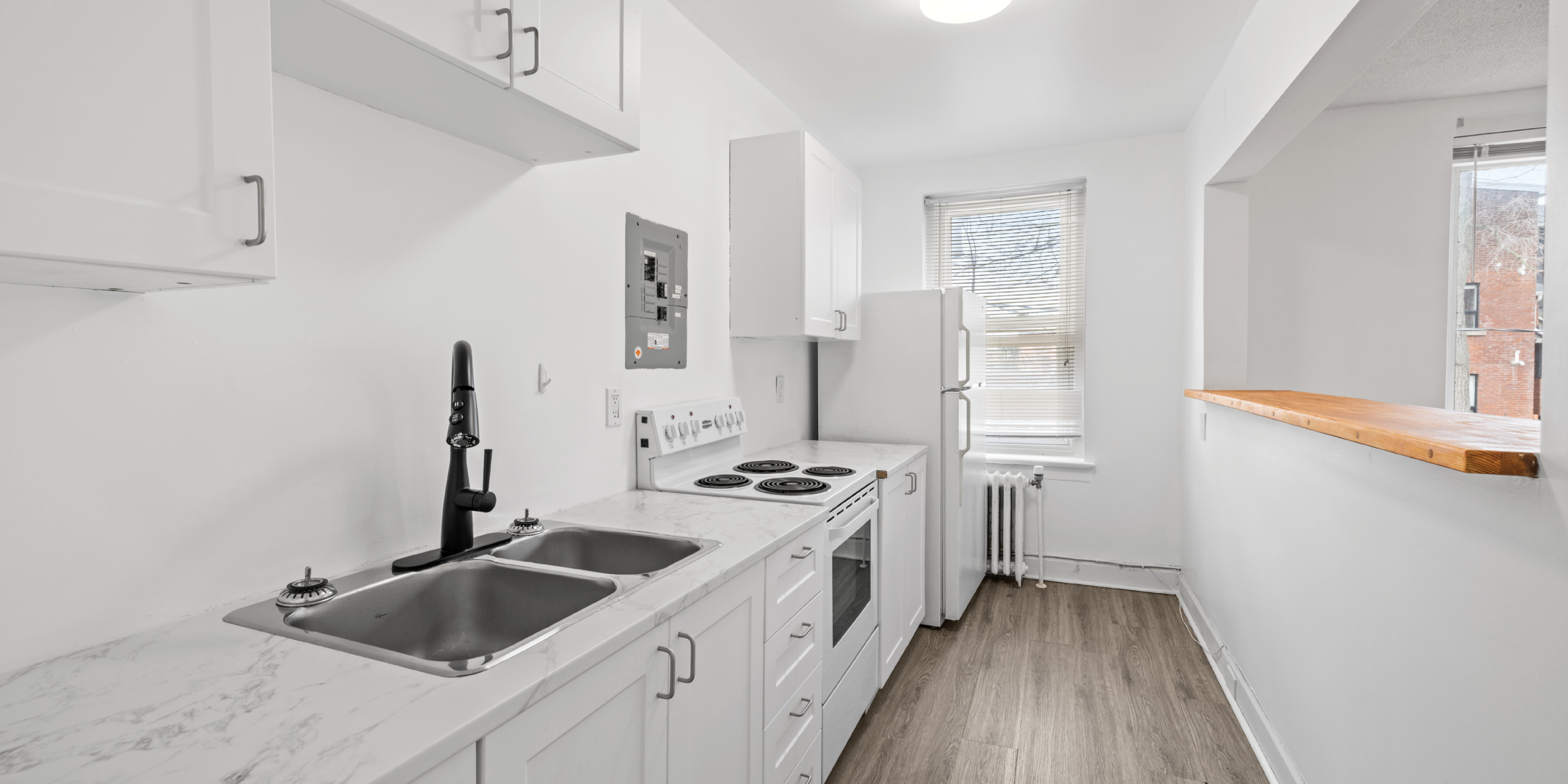 2178 Queen Street E suite kitchen