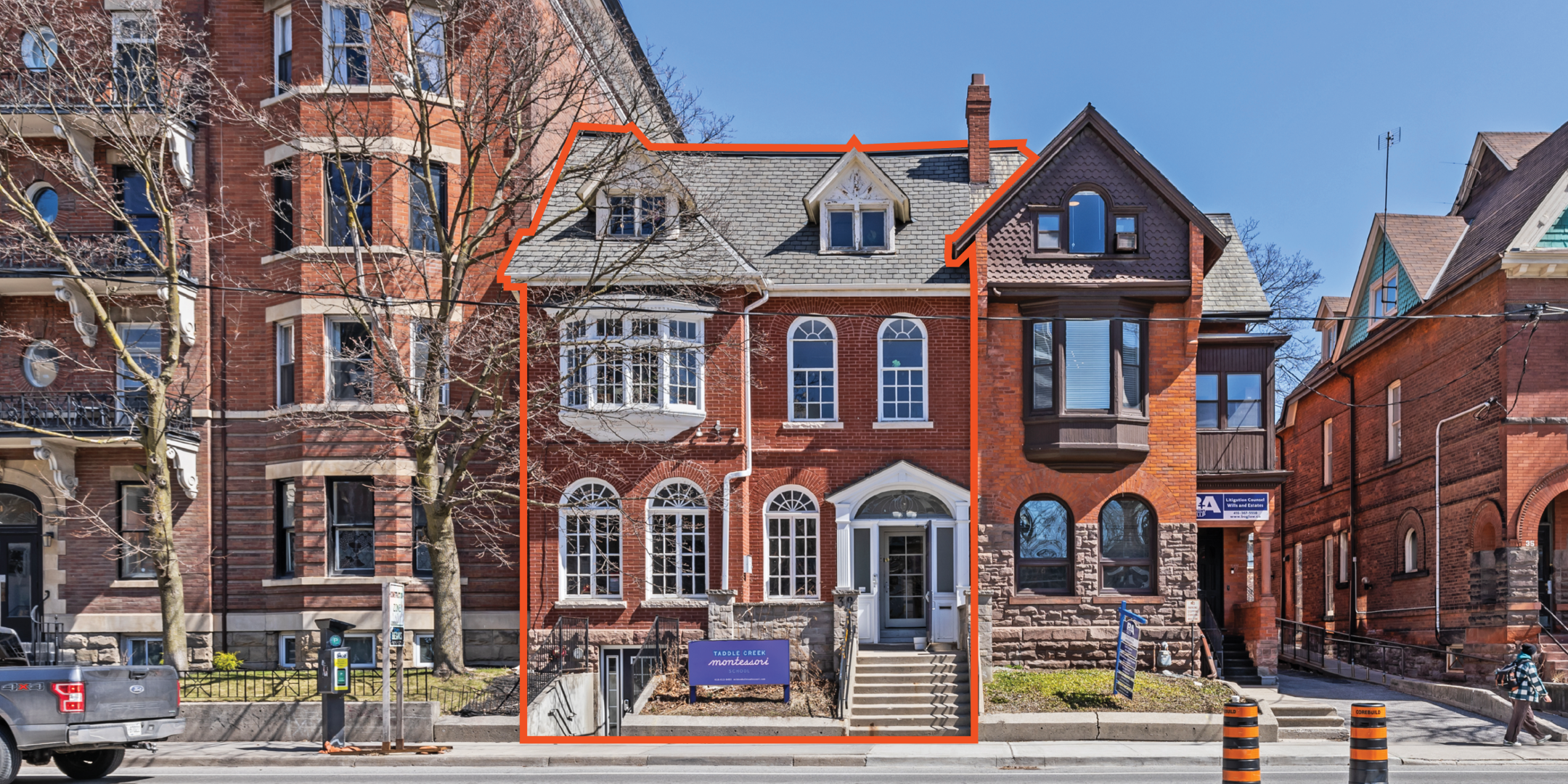 39 Spadina Road building exterior with property outline
