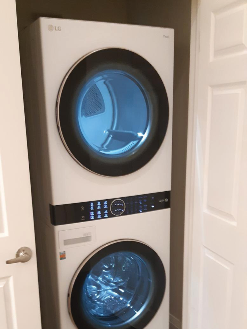 2004 Queen Street E washing machine