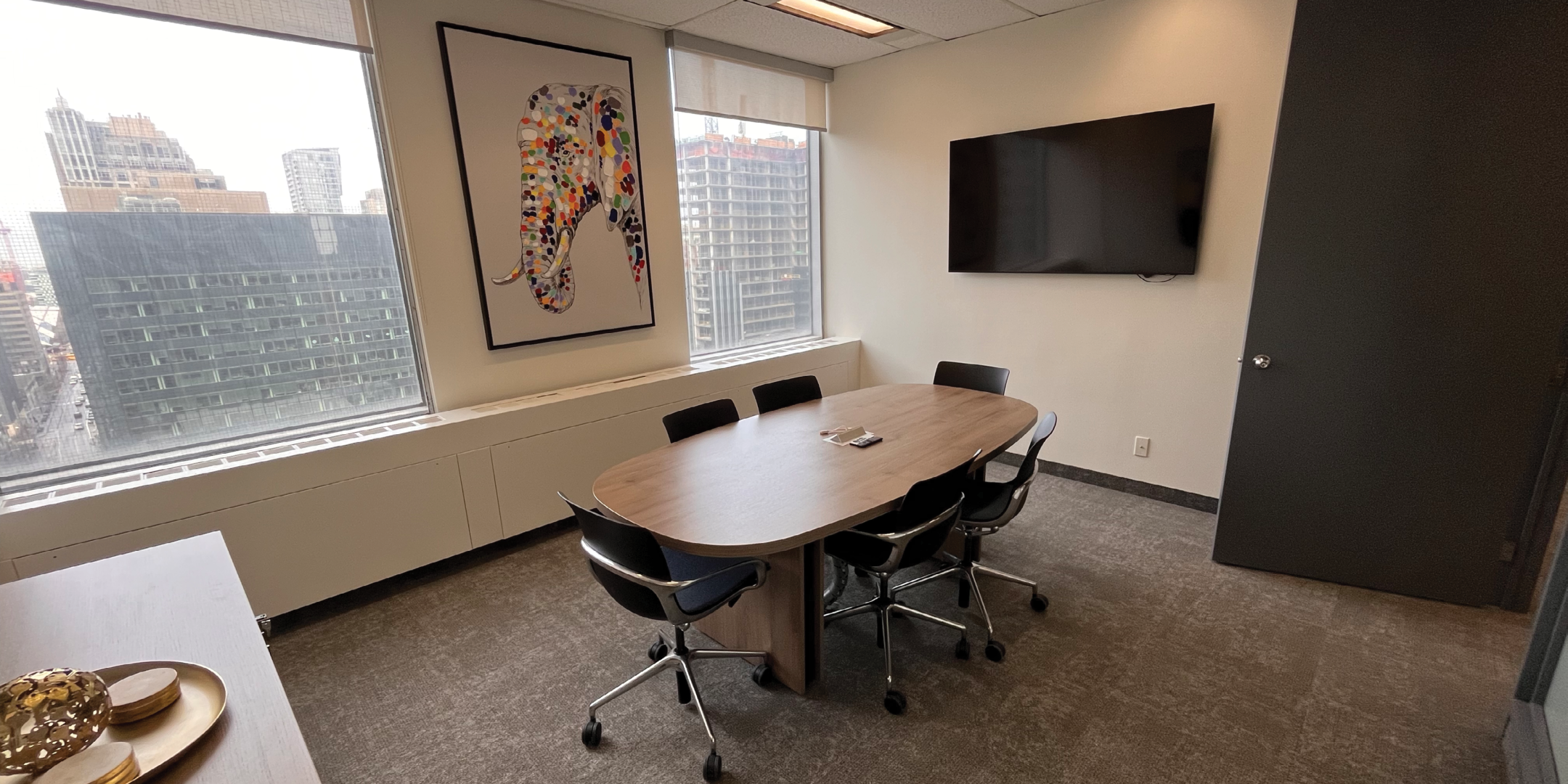 2 Bloor St W features a professional boardroom with city views