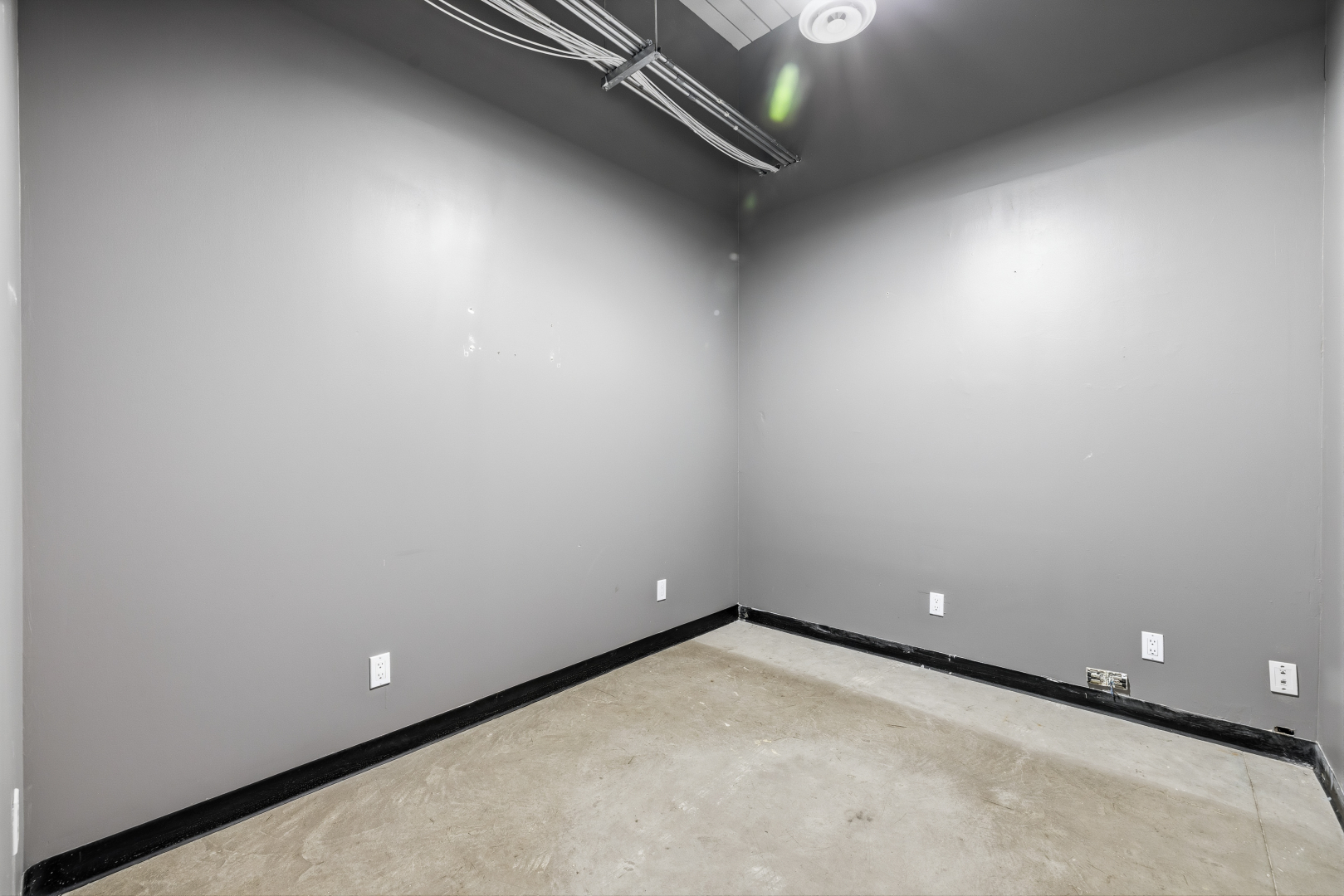 401LoganAvenue_Unit205 6