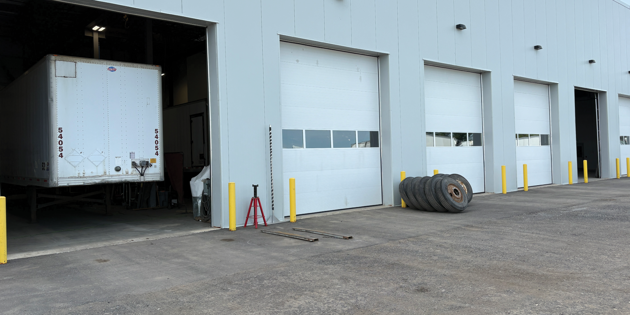 560 Echo Street exterior shipping doors