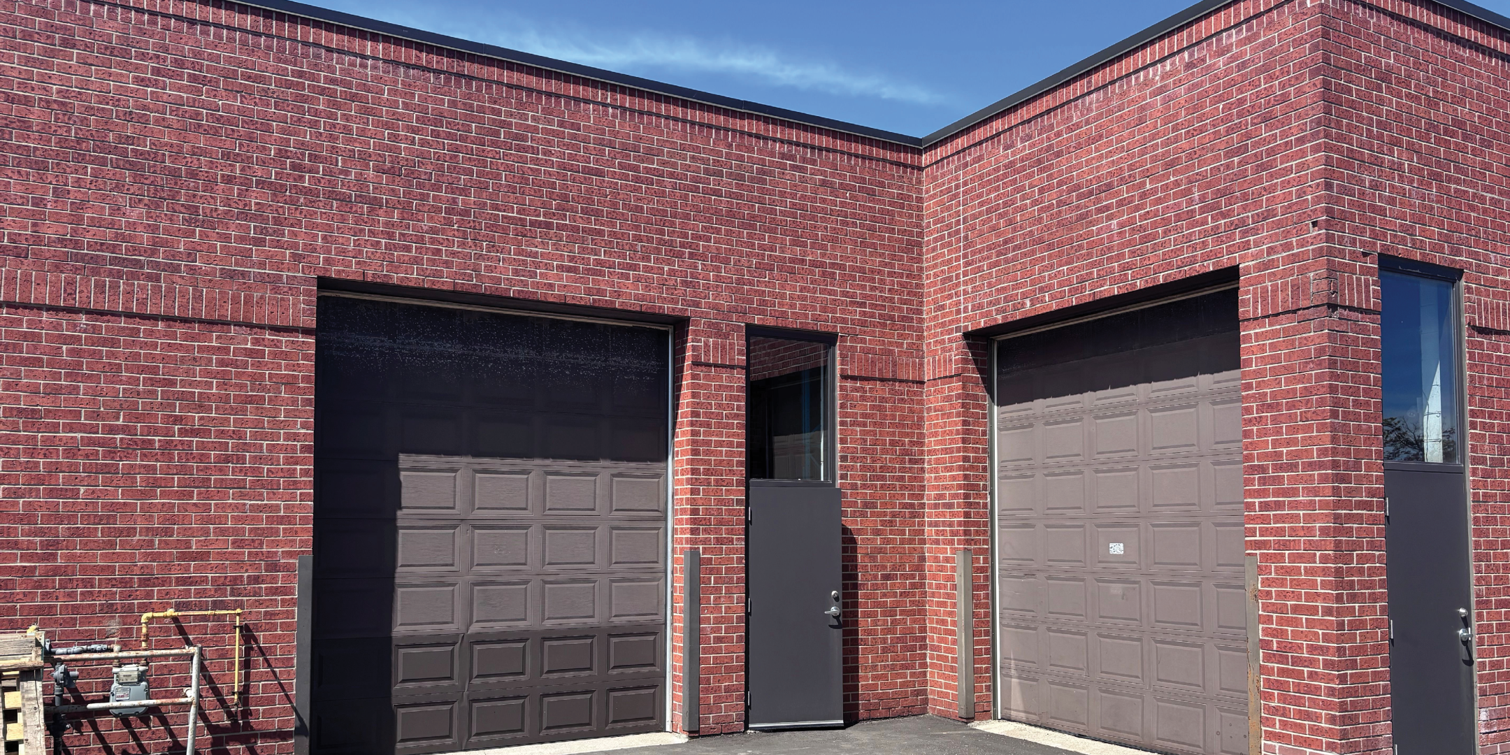 71 Strada Drive Unit 2 Drive-in Door