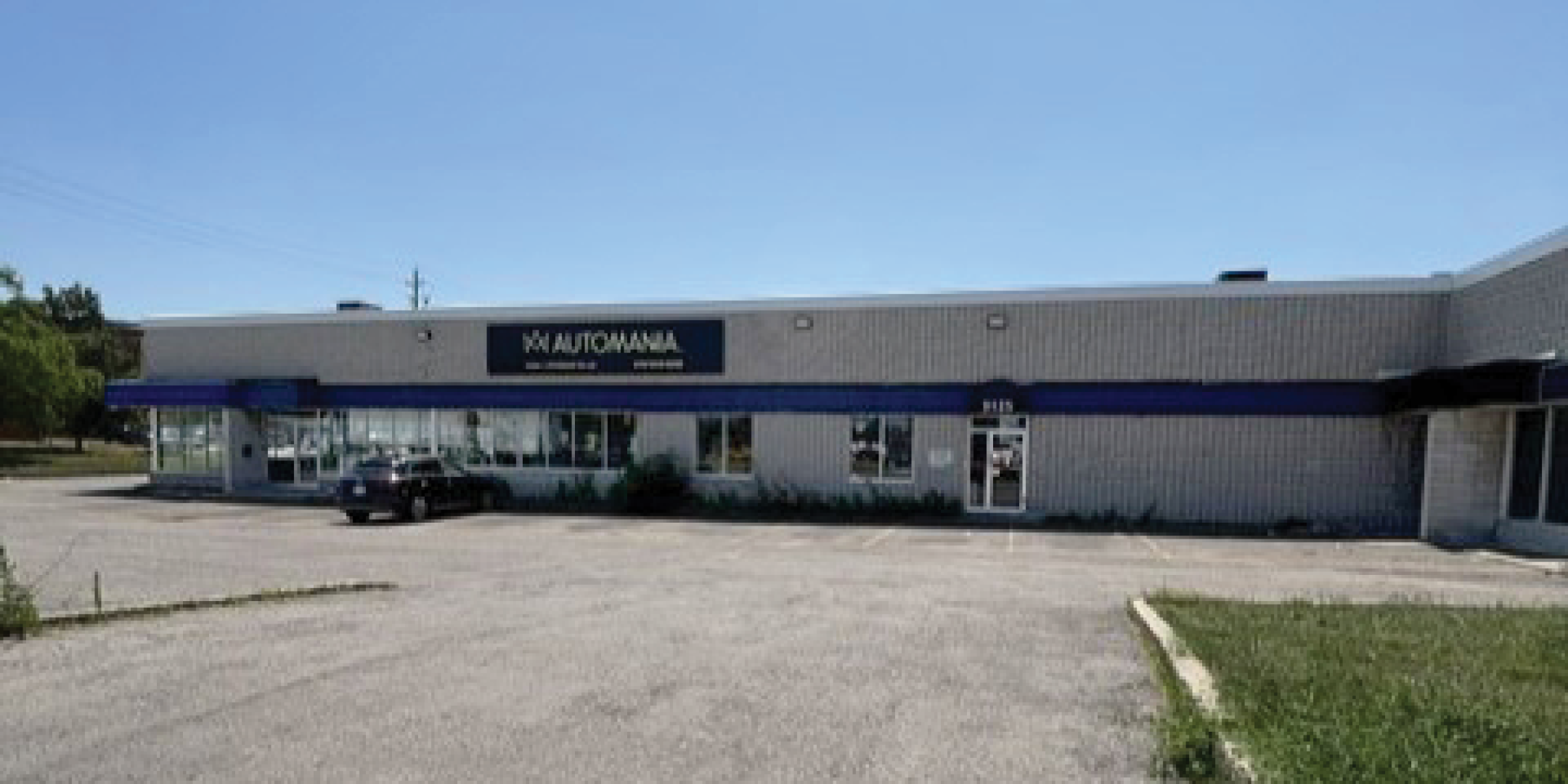 5125 Steeles Avenue W Front Exterior with parking lot