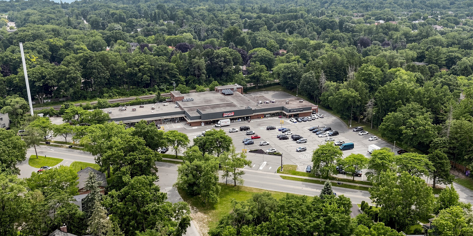 1150 Lorne Park Road Unit 2 - Showing the whole plaza