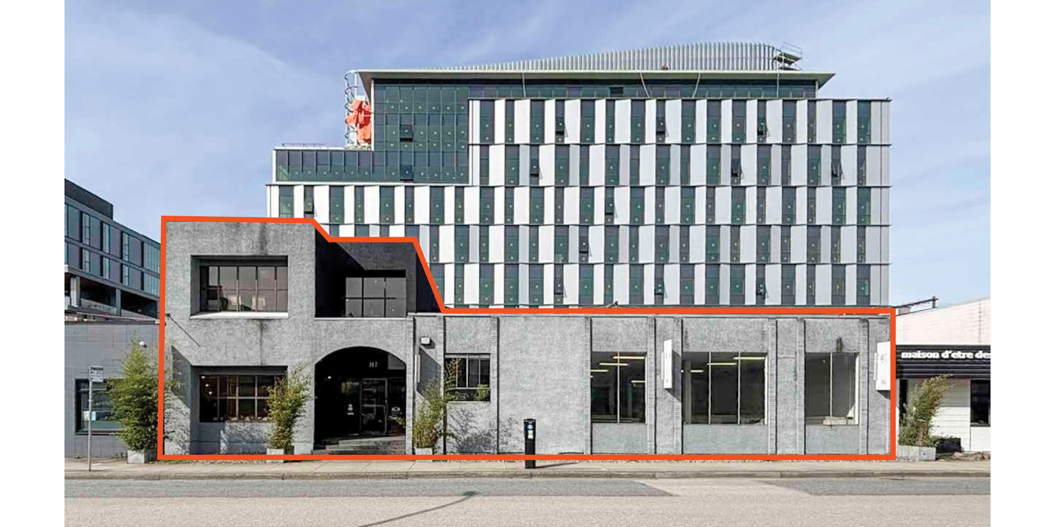 117 West 5th Avenue building exterior showing main entrance with unit outlined