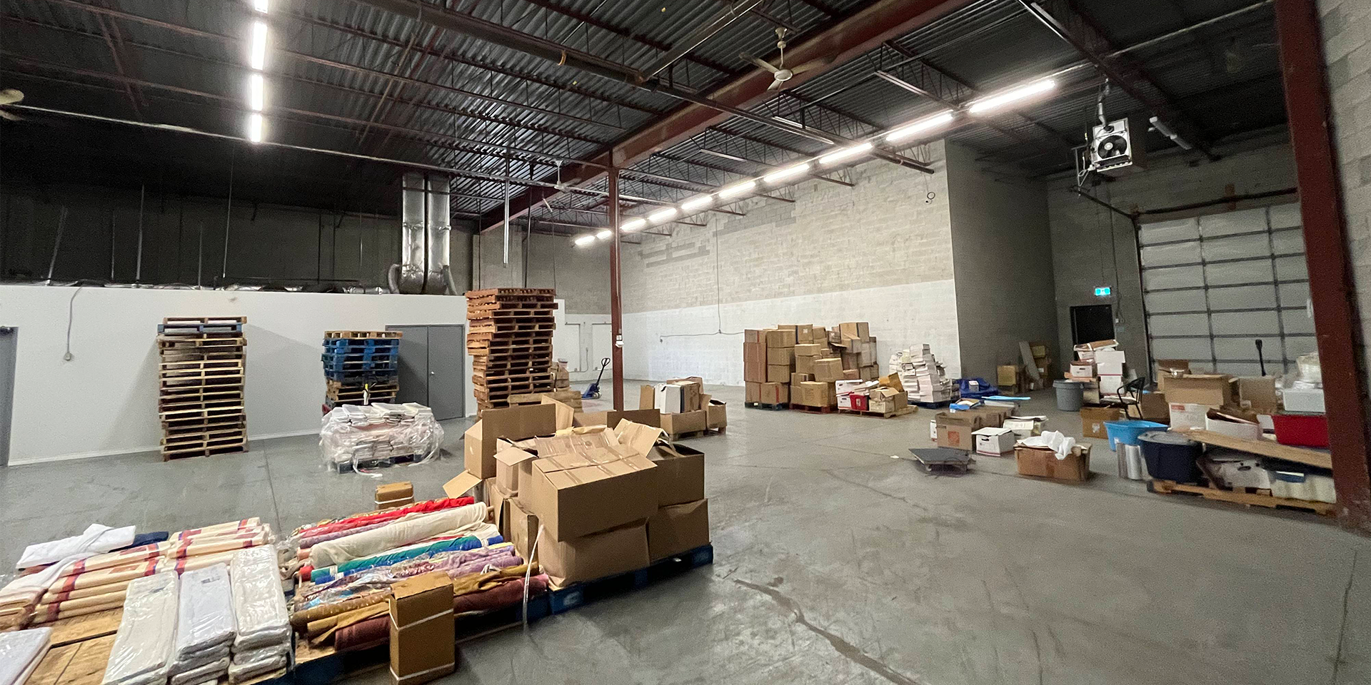 13 Edvac Drive - Warehouse with exposed ceilings