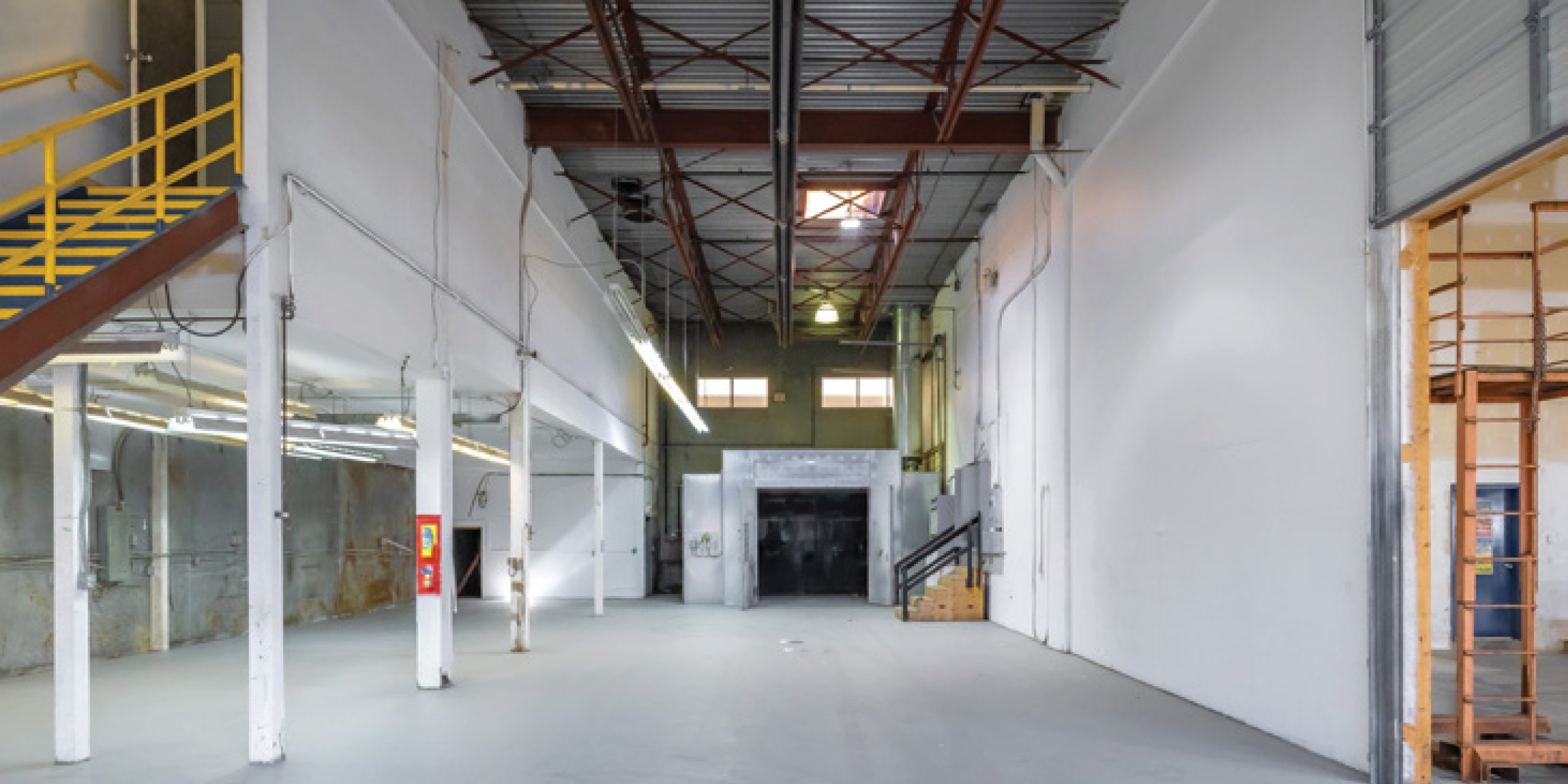 19947 101 Avenue warehouse and mezzanine